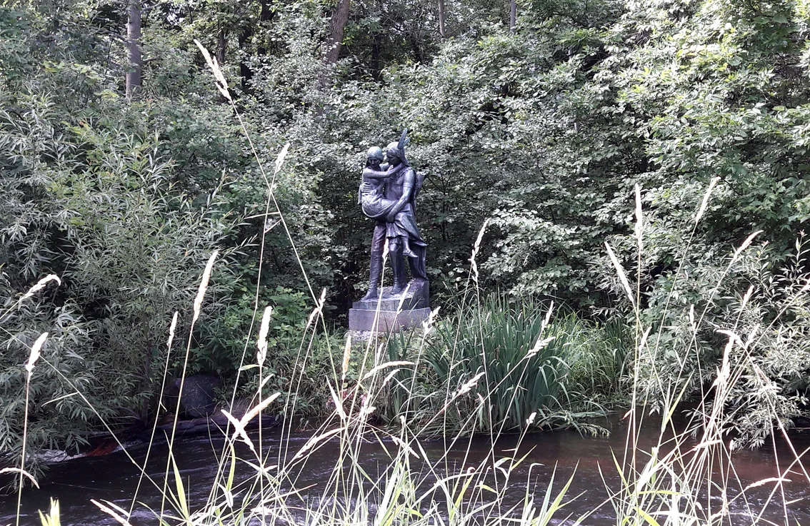 Minnehaha & Hiawatha.jpg