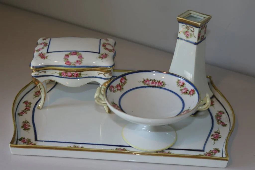BOXY VINTAGE JAPANESE PORCELAIN VANITY SET