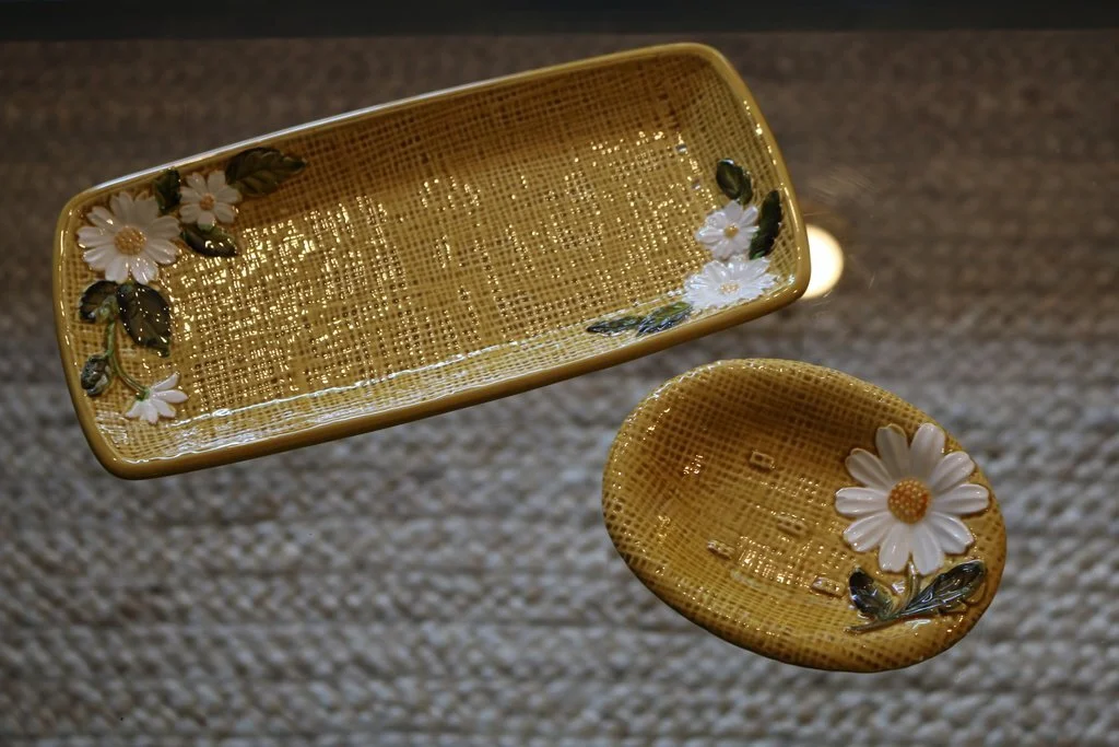 BOXY VINTAGE YELLOW DAISY VANITY SET