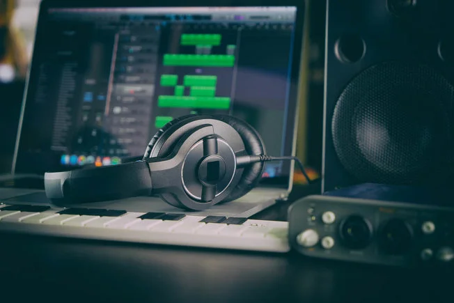 ESSENTIAL MUSIC PRODUCTION EQUIPMENT FOR BEGINNERS