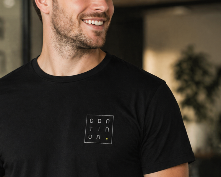 Continua_Mockup_Tshirt.png
