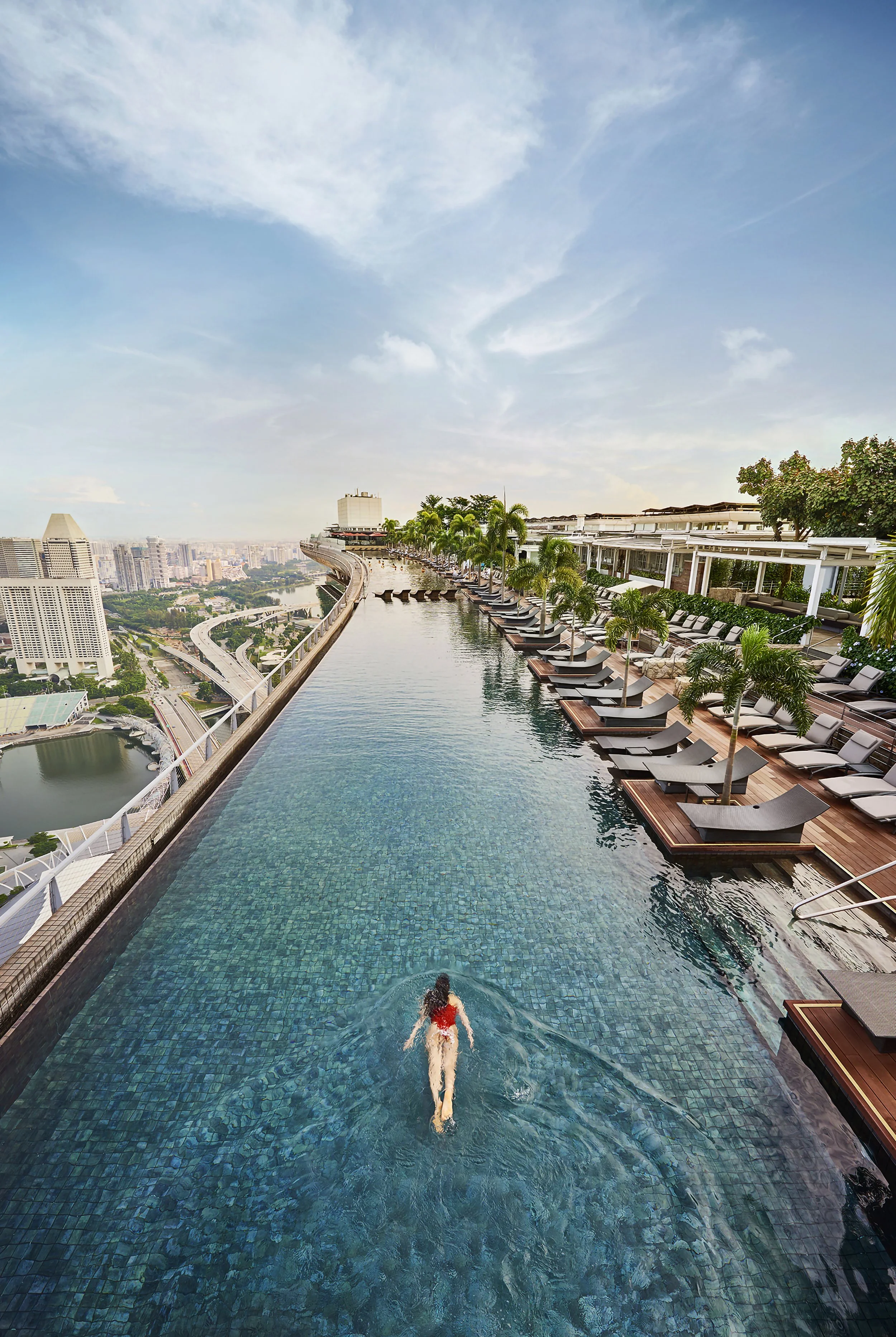 MBS Shoot_06Dec2022_129950_Infinity Pool Solo copy.jpg