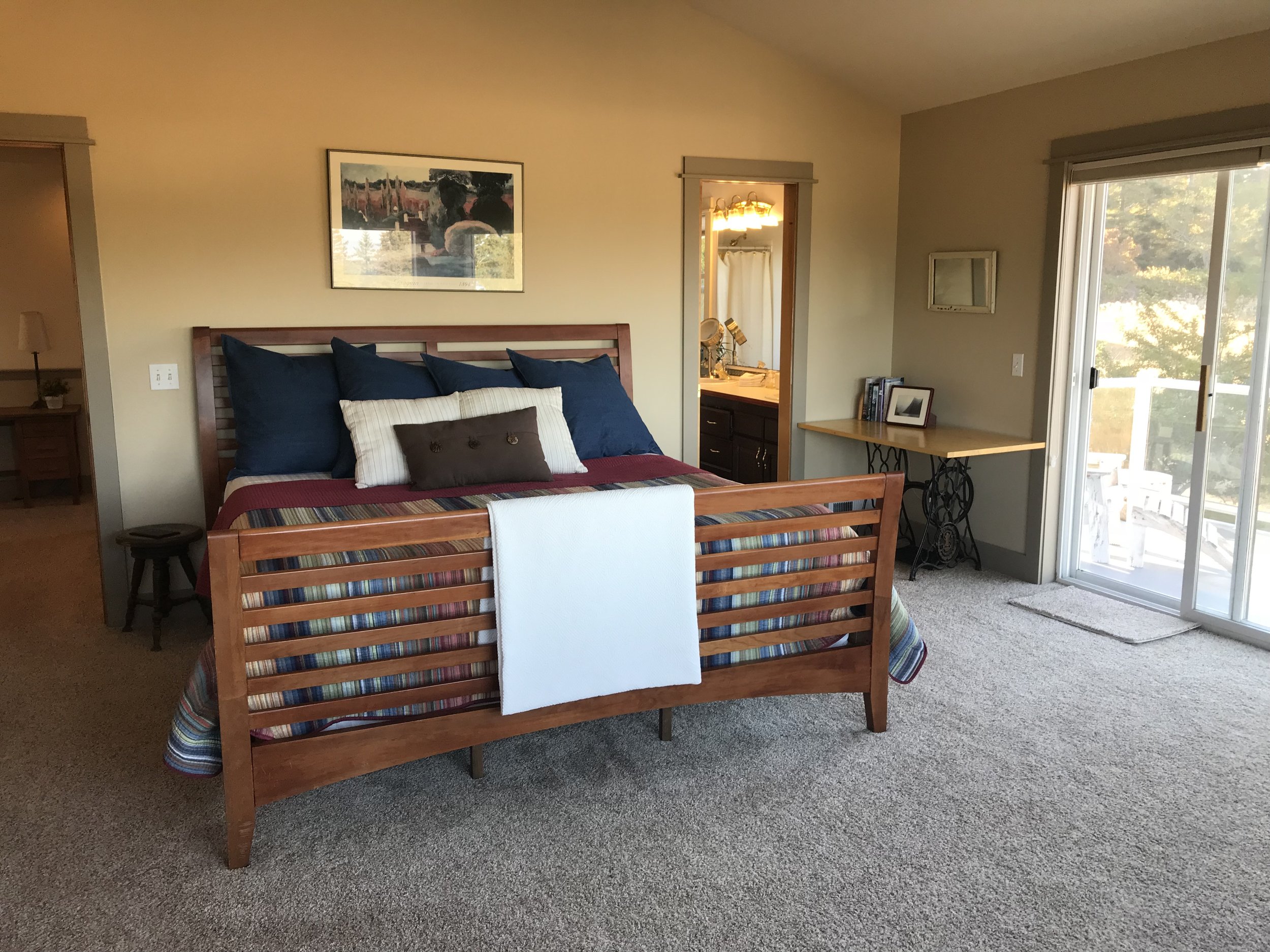 MASTER BEDROOM.jpg
