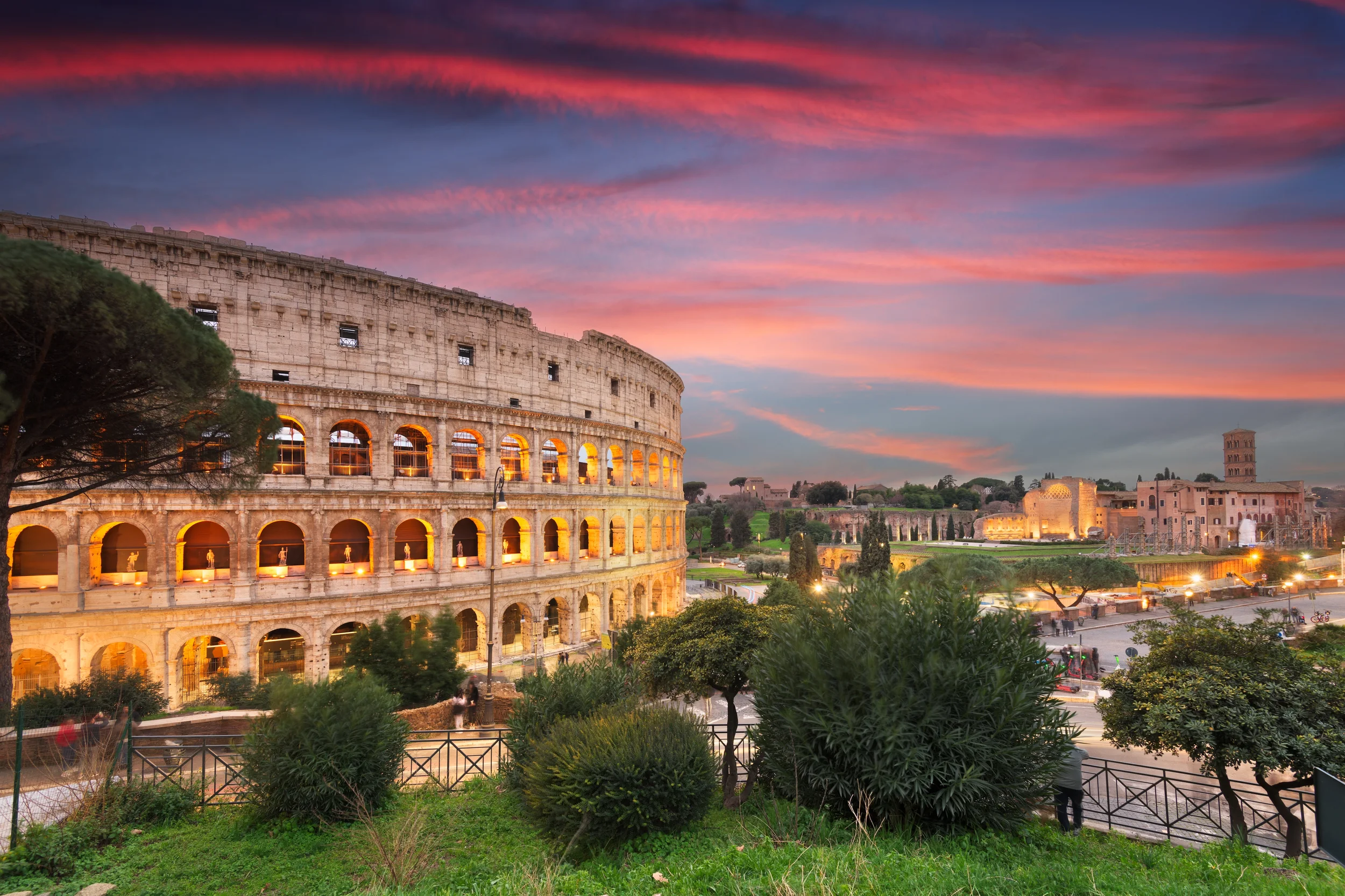 r2ome-italy-with-the-colosseum-2025-03-24-01-12-13-utc.webp