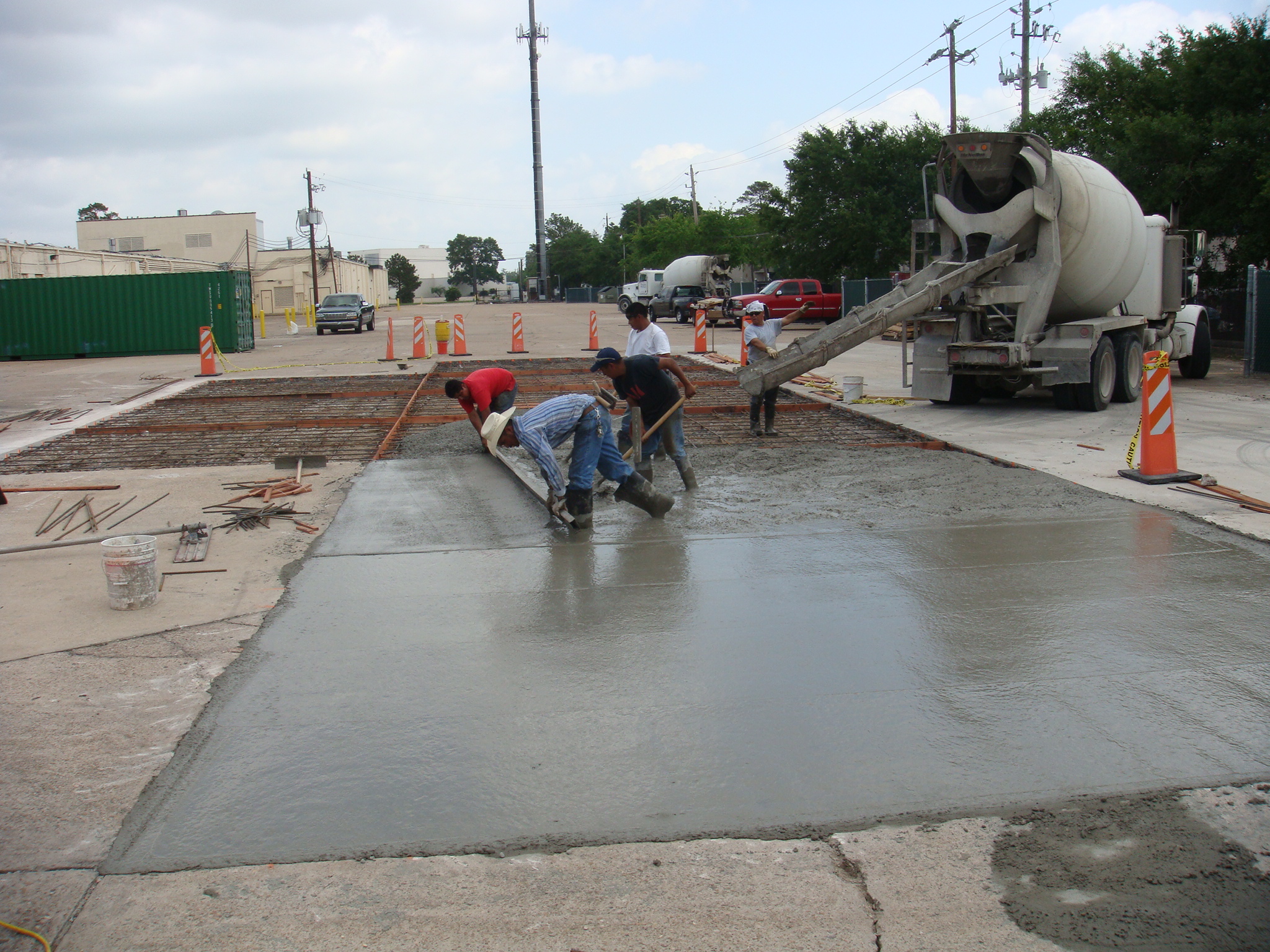 parking lot pour.JPG