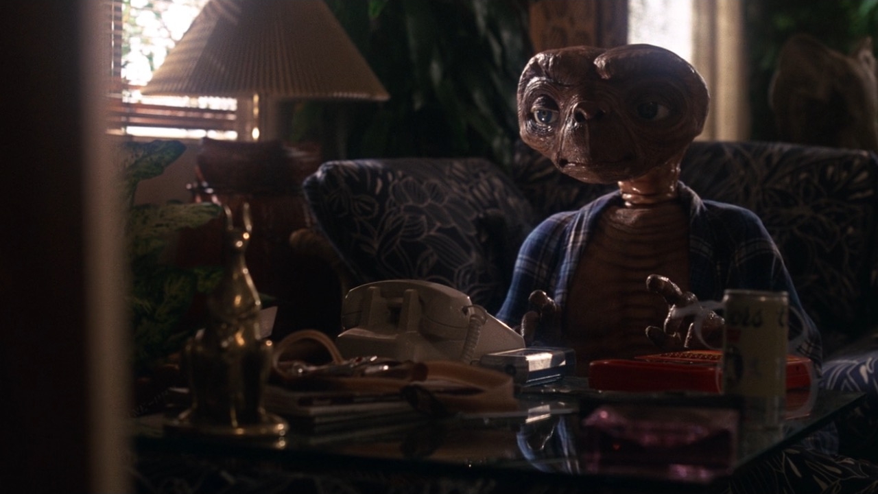 Coors-Beer-–-E.T.-the-Extra-Terrestrial-1982-3.jpg