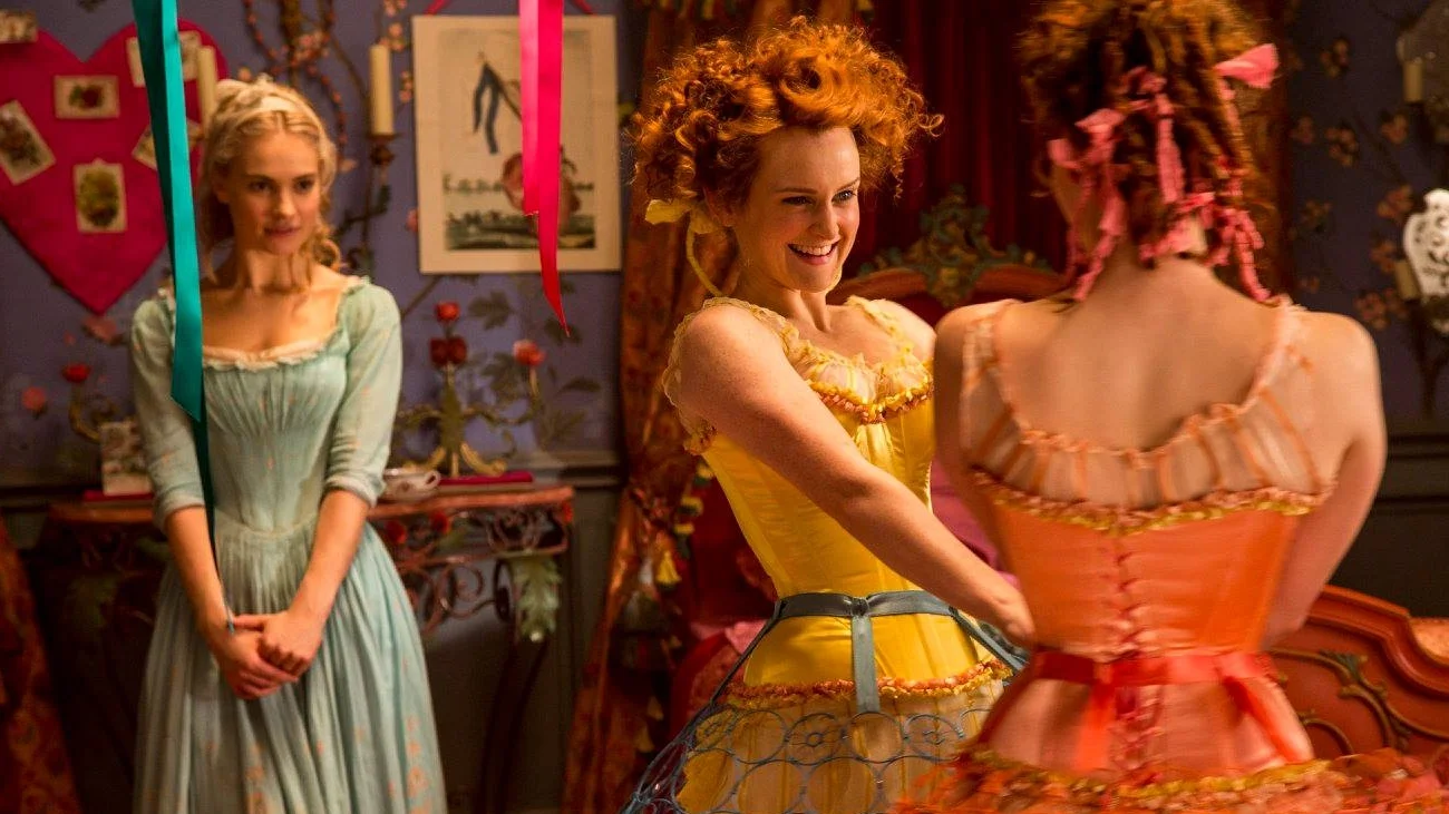 Cinderella-Stills-cinderella-2015-38132736-1440-960.jpg