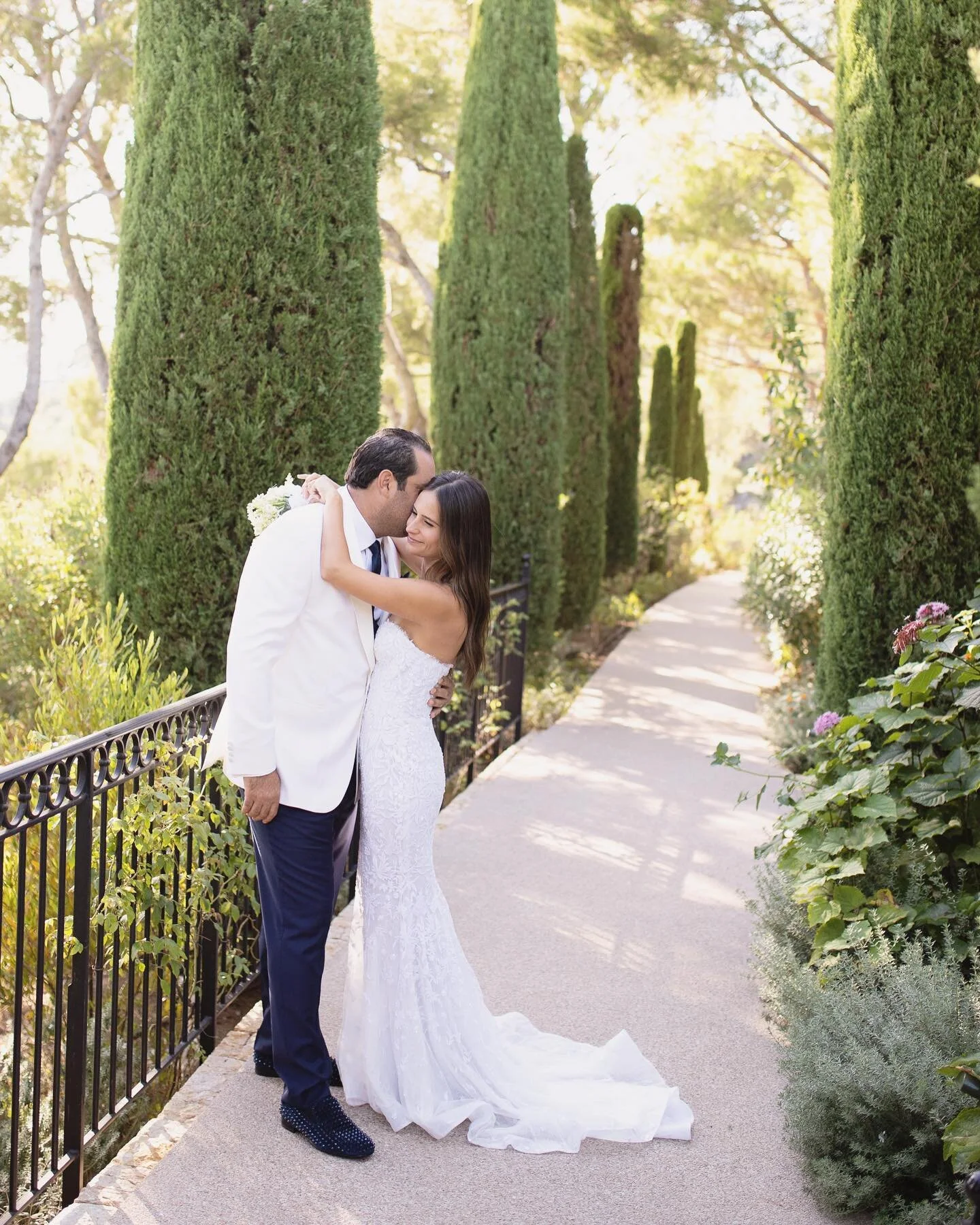 Happy 1st Anniversary Danielle &amp; Mark!
-
Your wedding weekend was one of our favorite memories of 2019 🇫🇷 💕