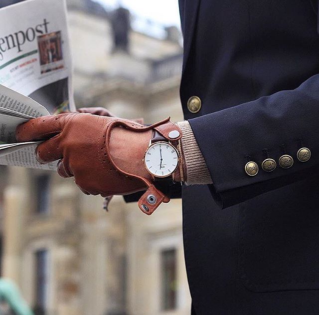 With the days getting colder, gloves are becoming essential. Are your gloves ready for the seasons? @makanveli is.