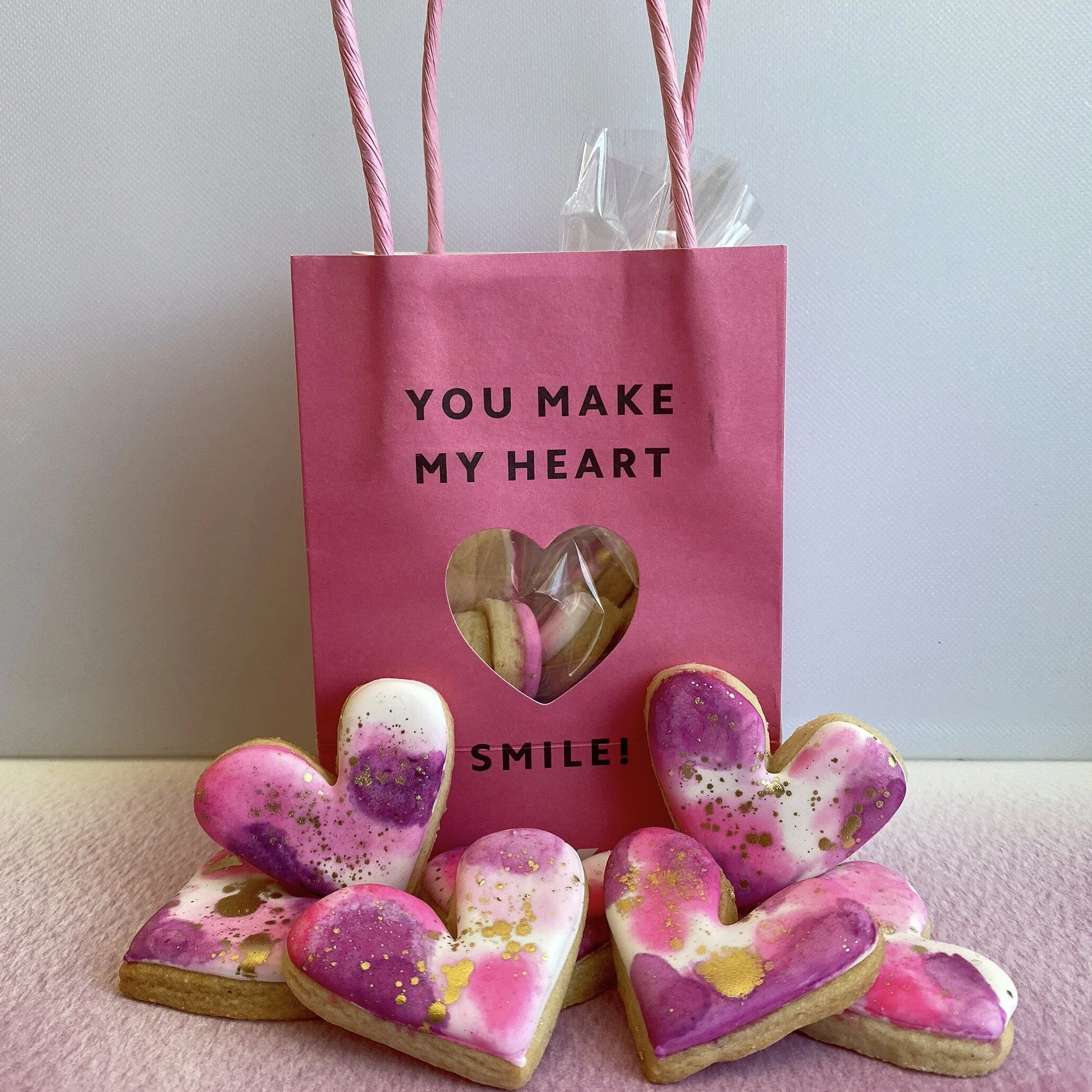 Watercolor Hearts (8 cookies)