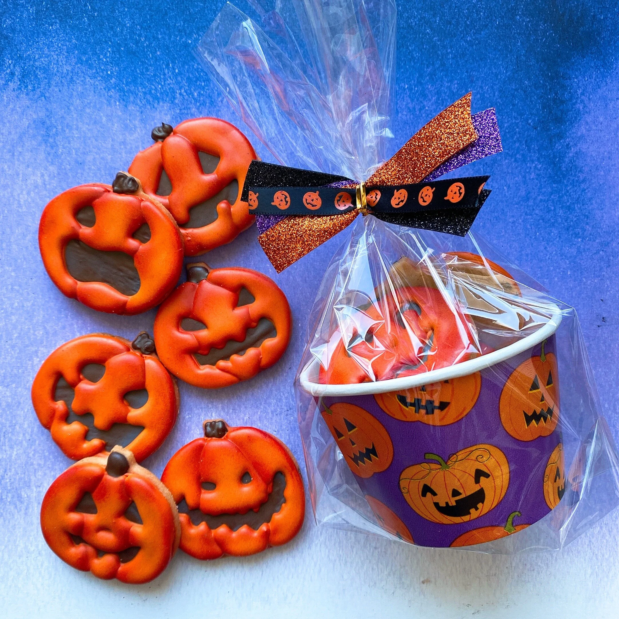 Mini Pumpkin Patch - 6 mini cookies