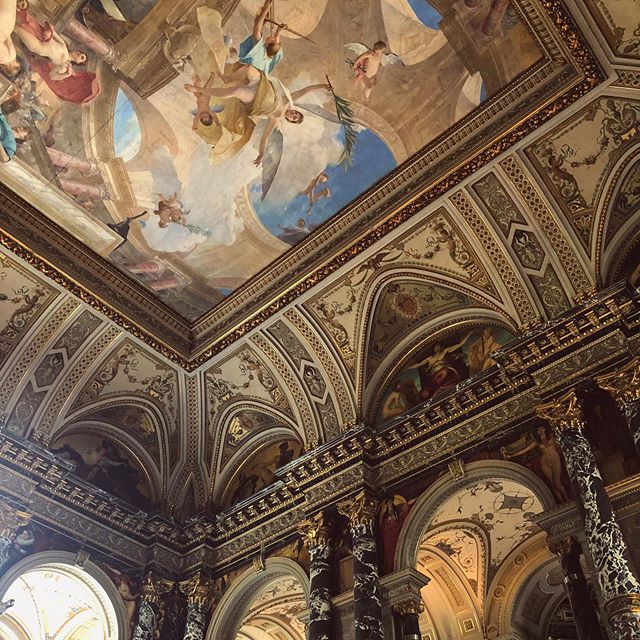 spot the klimt 🔍