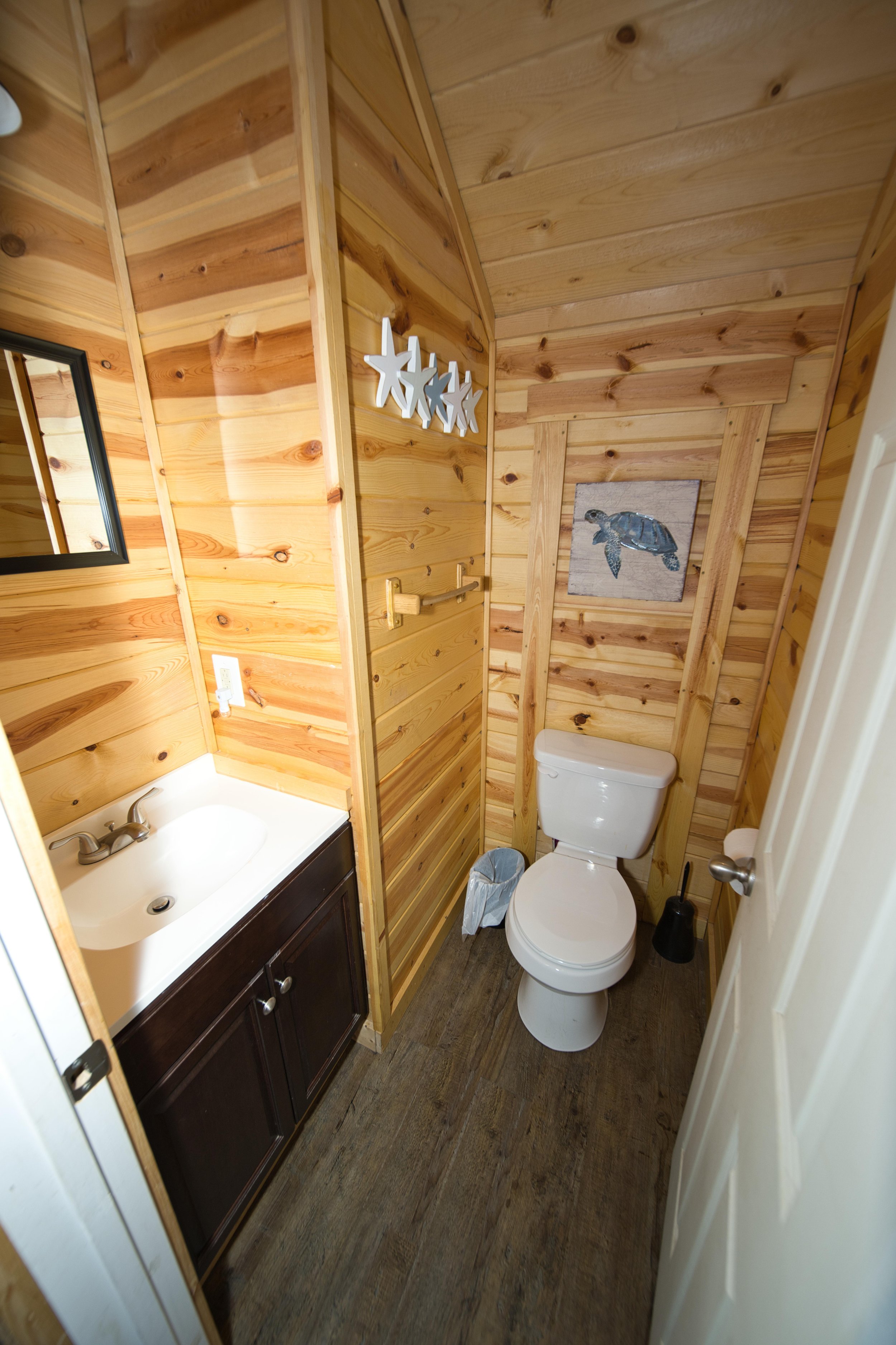 eagle bathroom 2.jpeg