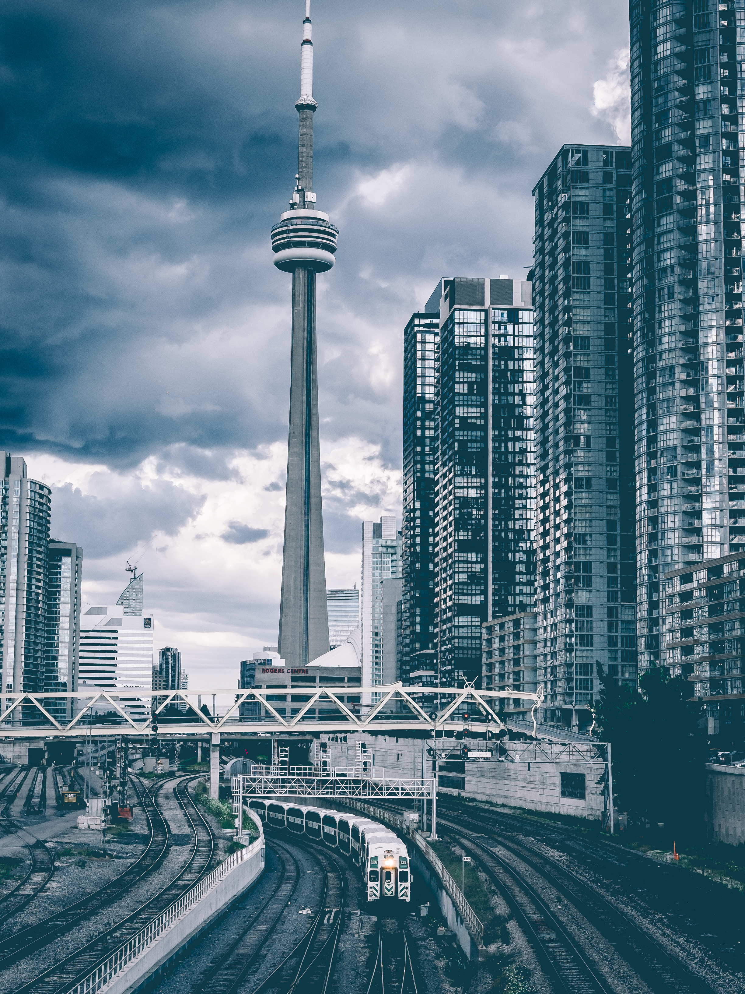 Skyline2TorontoDSCF0171-2.jpg