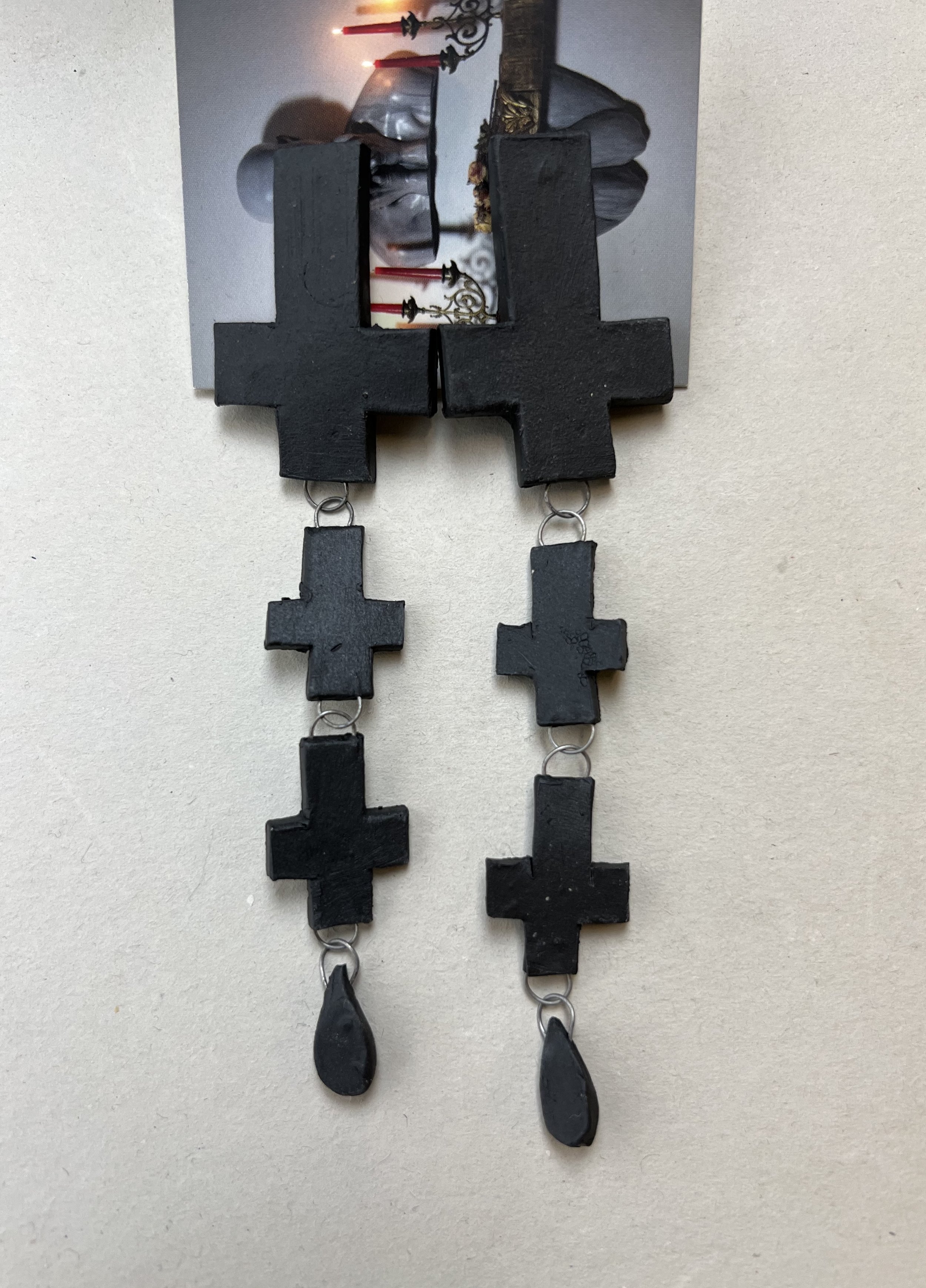 black three cross dangle earring 