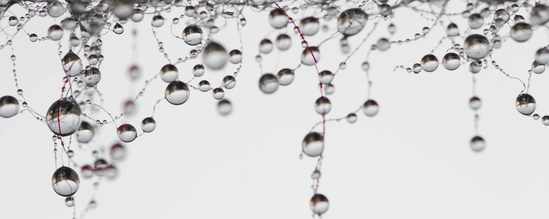 droplets-1100338_1920.jpg