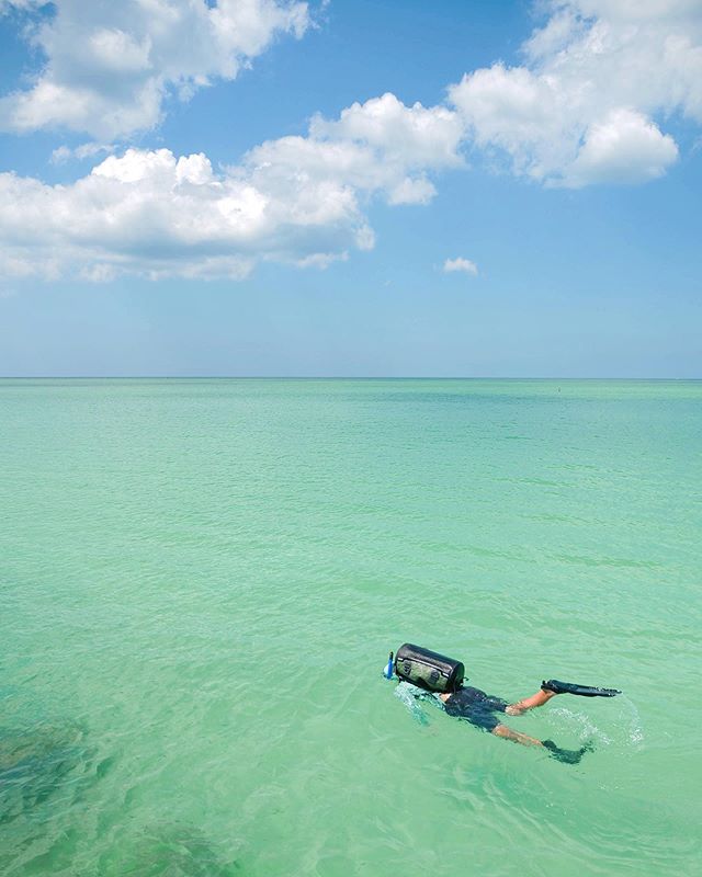 free floatin&rsquo; and flipperin&rsquo; and finding all the fish in florida. @otterbox #unruletheoutdoors #otterboxambassador