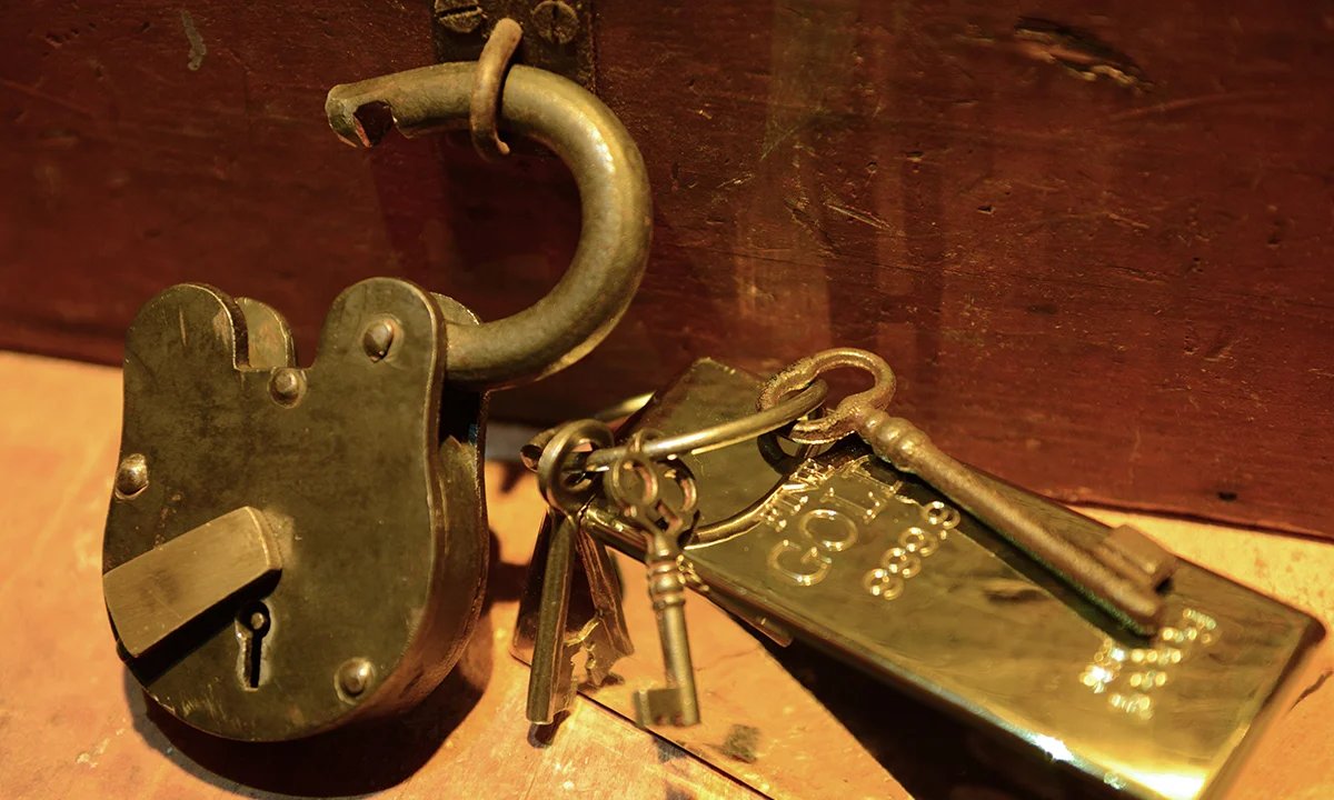 An unlocked antique padlock, set of keys and bar of gold proves Billy the Kid's treasure is real