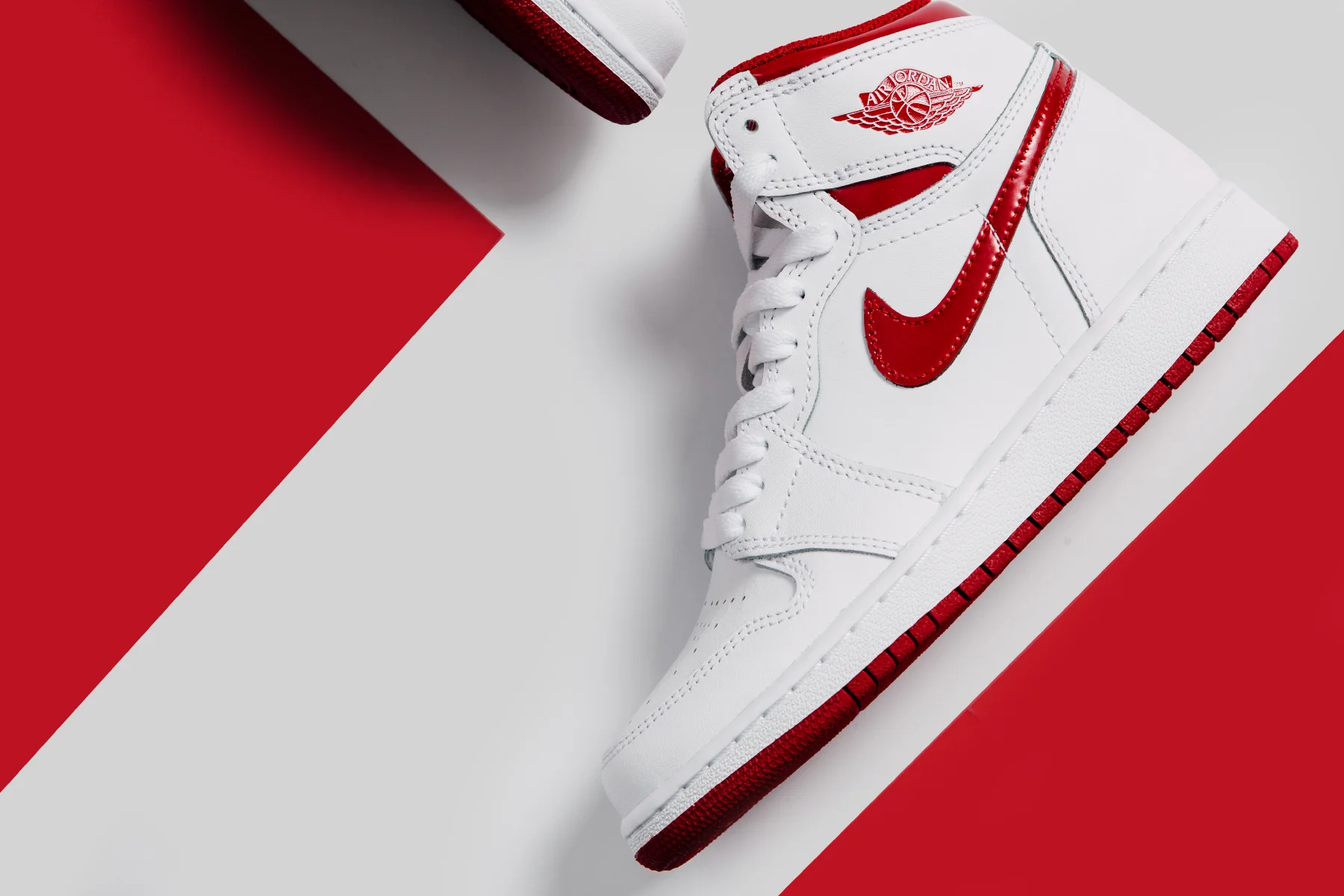 Air Jordan 1 Retro High OG Youth - White Varsity Red_0386.jpg