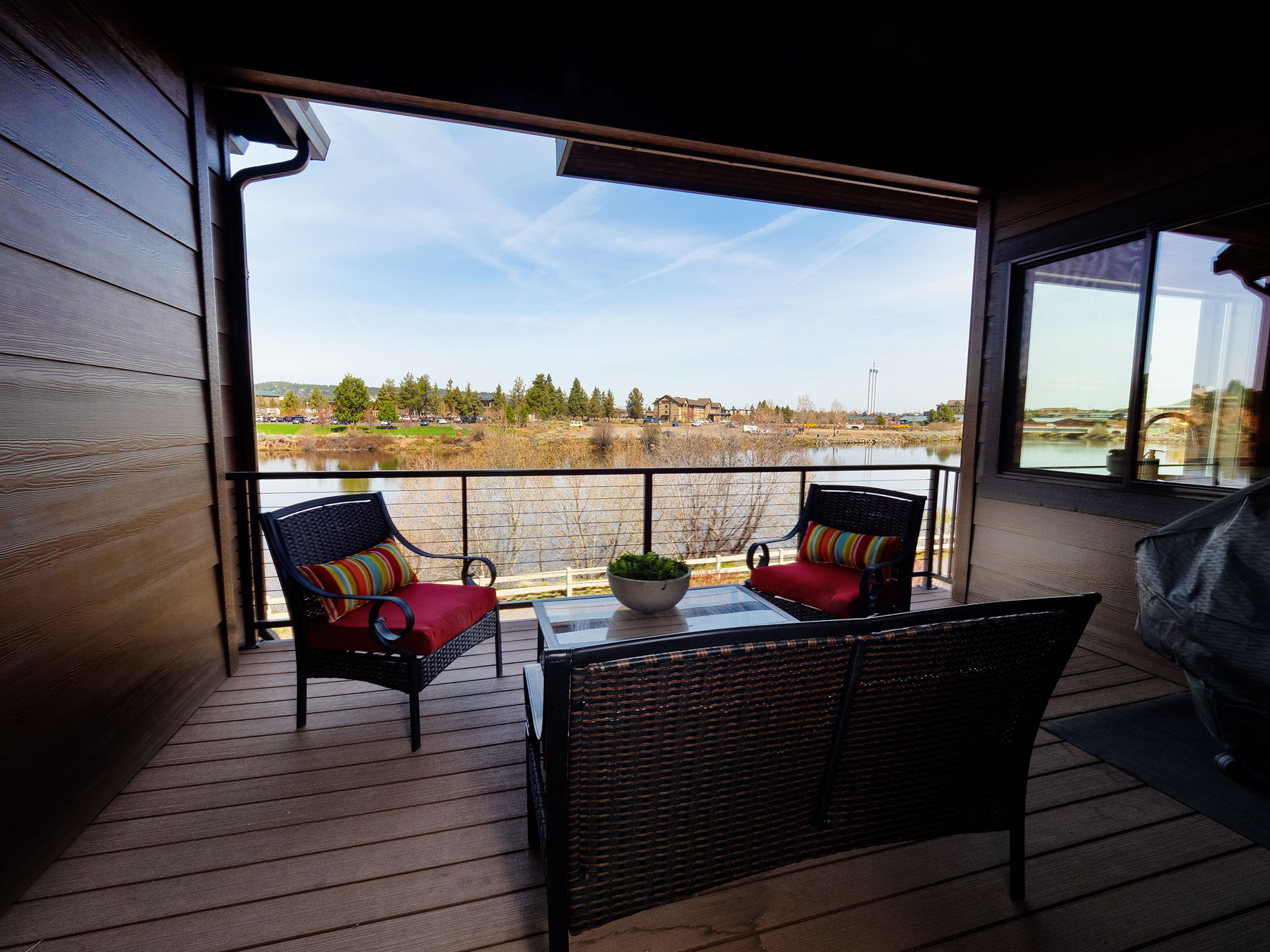ashlie-rental-patio.jpg