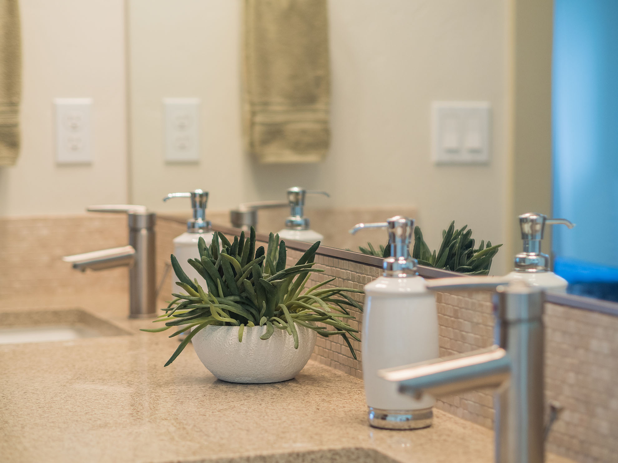ashlie-rental-masterbath3.jpg