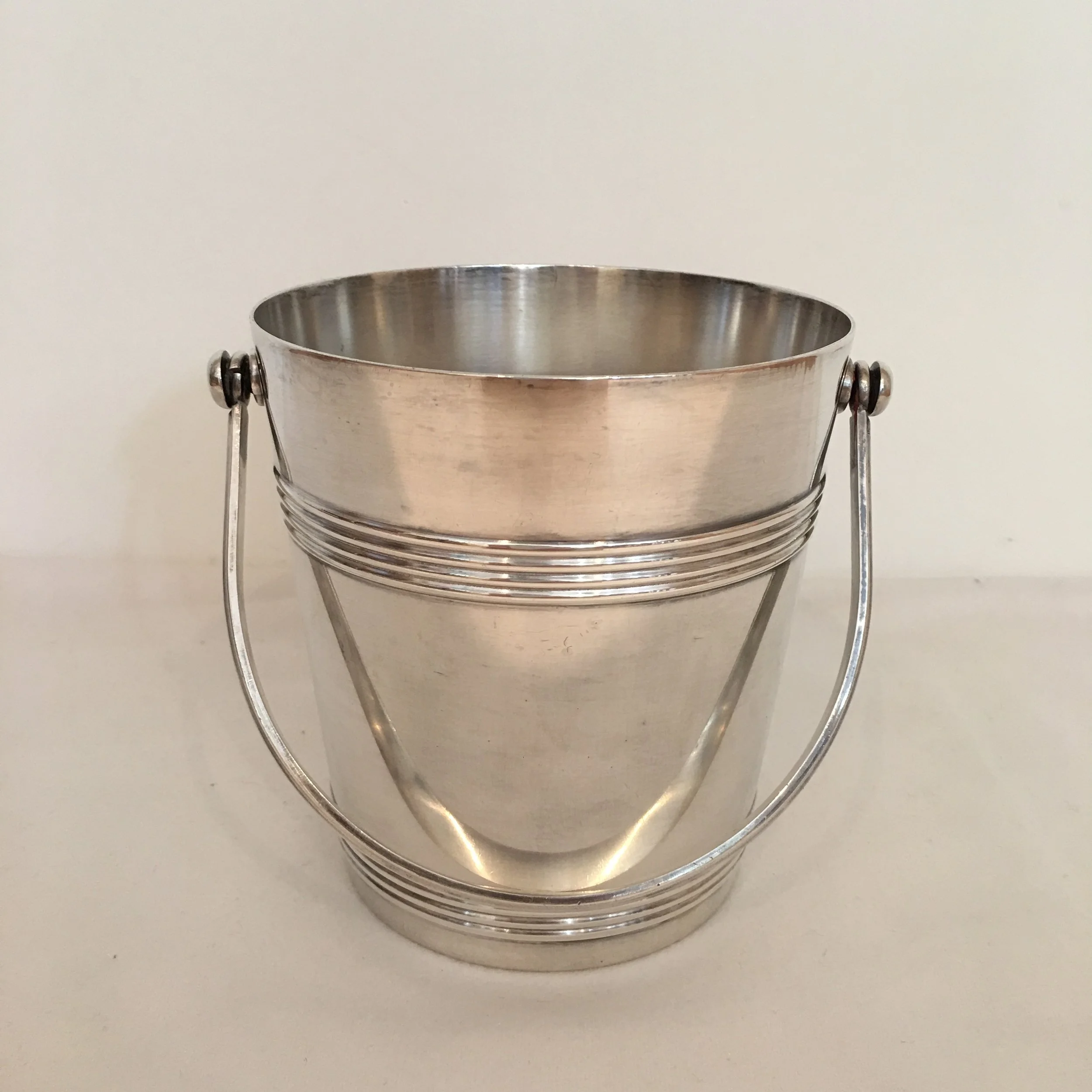 Ice bucket signed Christofle, silver plated with single handle