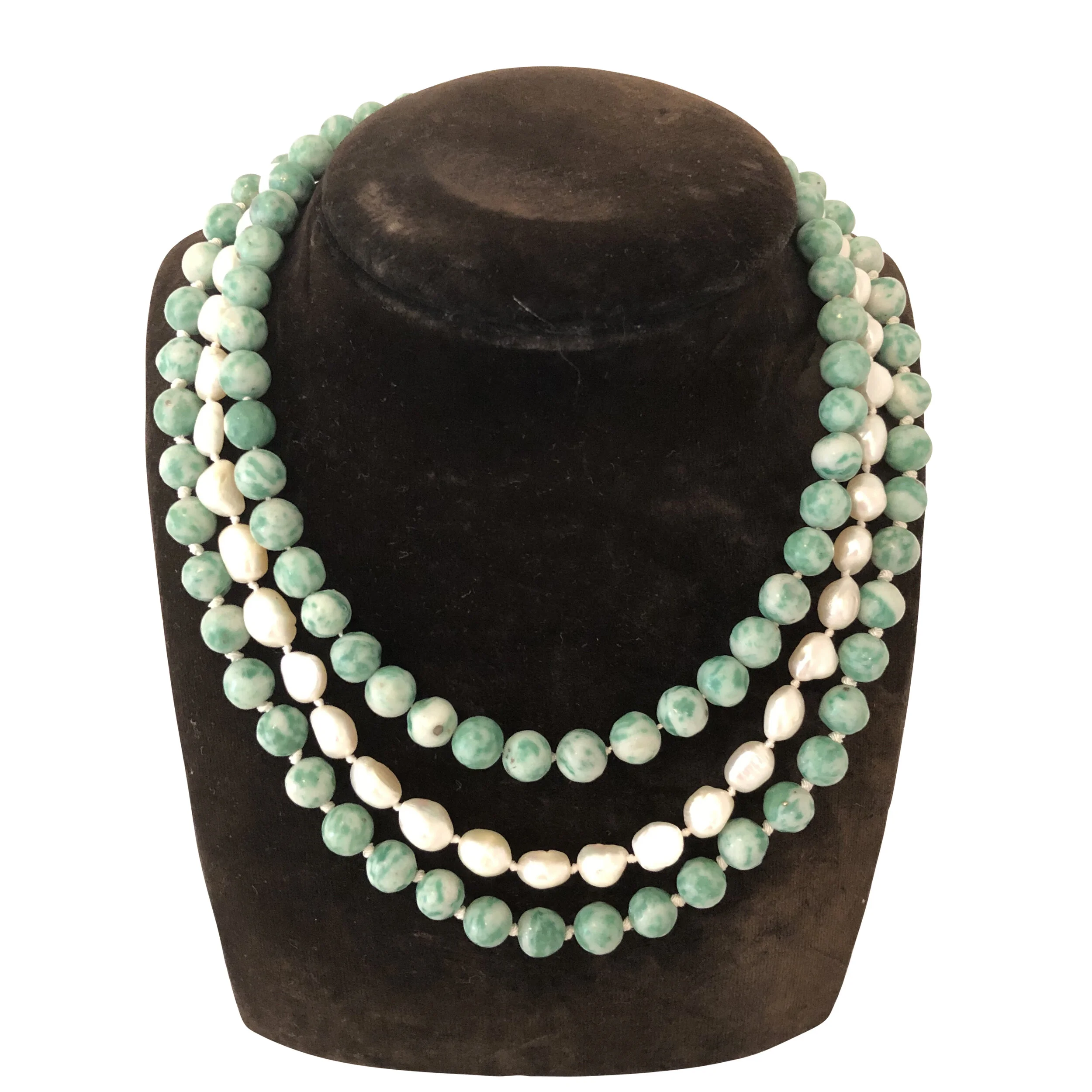 Fresh water pearl and natural stone necklace mother and pearl clasp 1980's three raws France