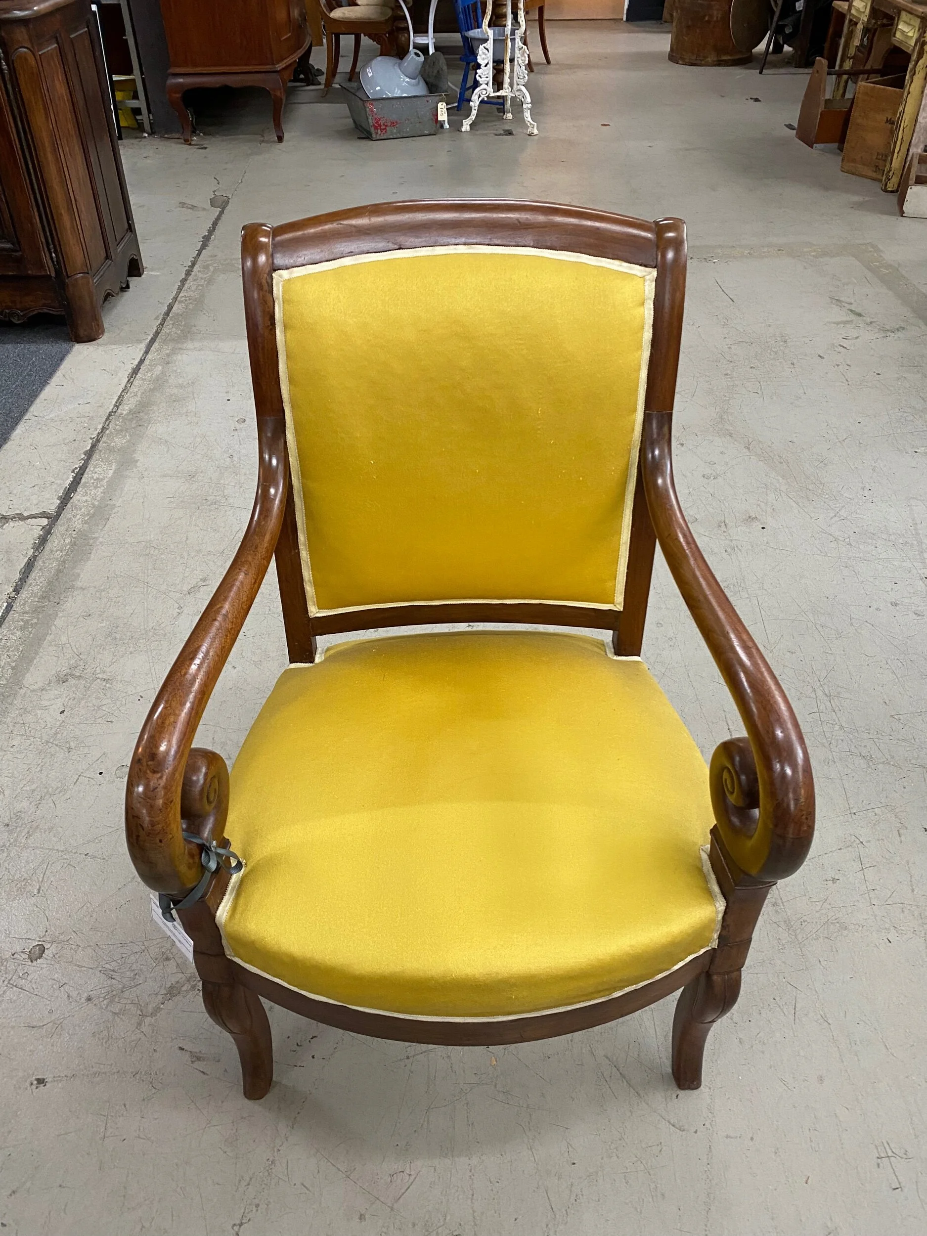 B75F2A98-BFA9-4EE7-A597-5C9C73BE2F9E