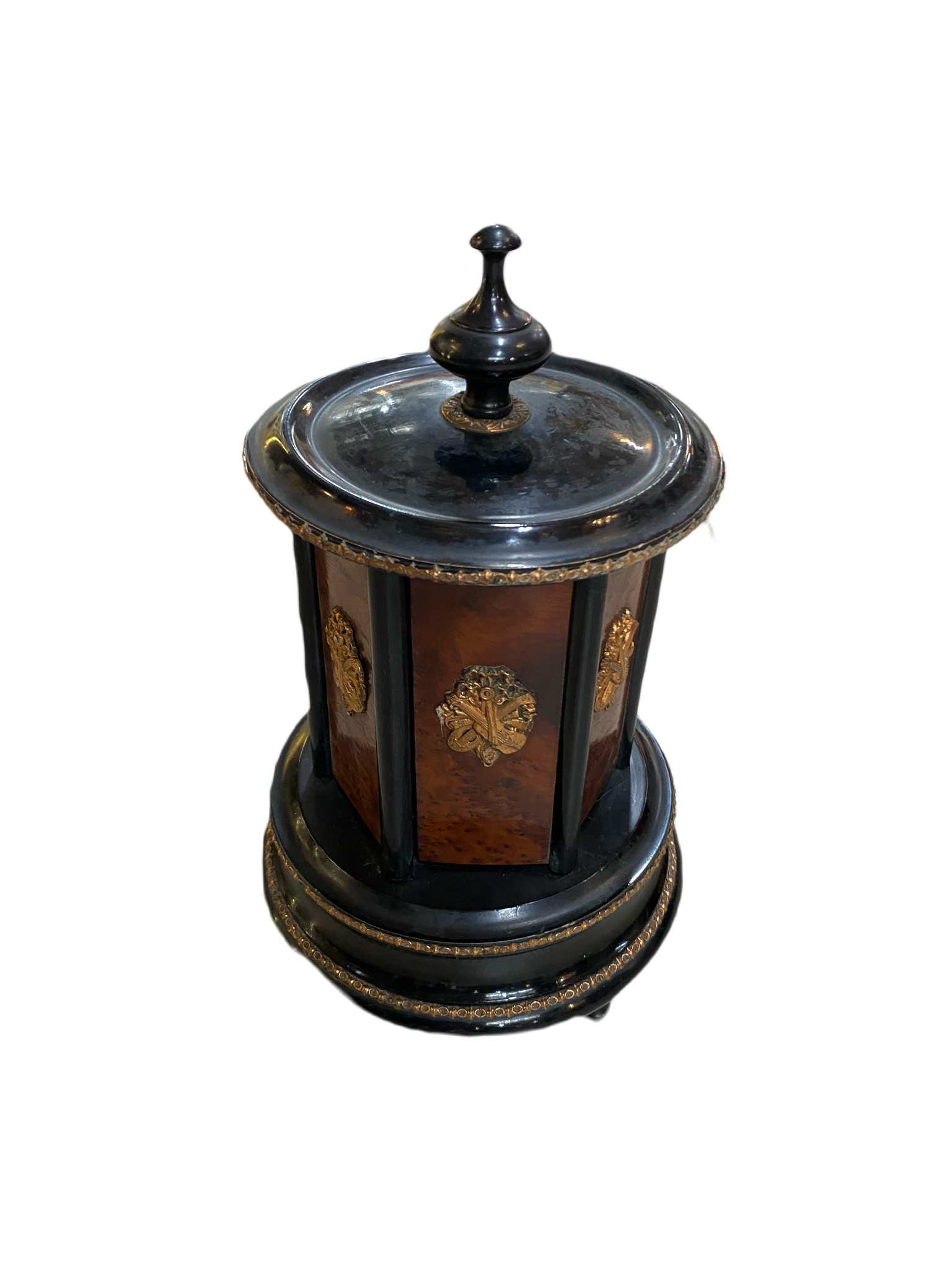 EBEDEB12-7FEA-404B-B6E2-2AB9D36D9B66