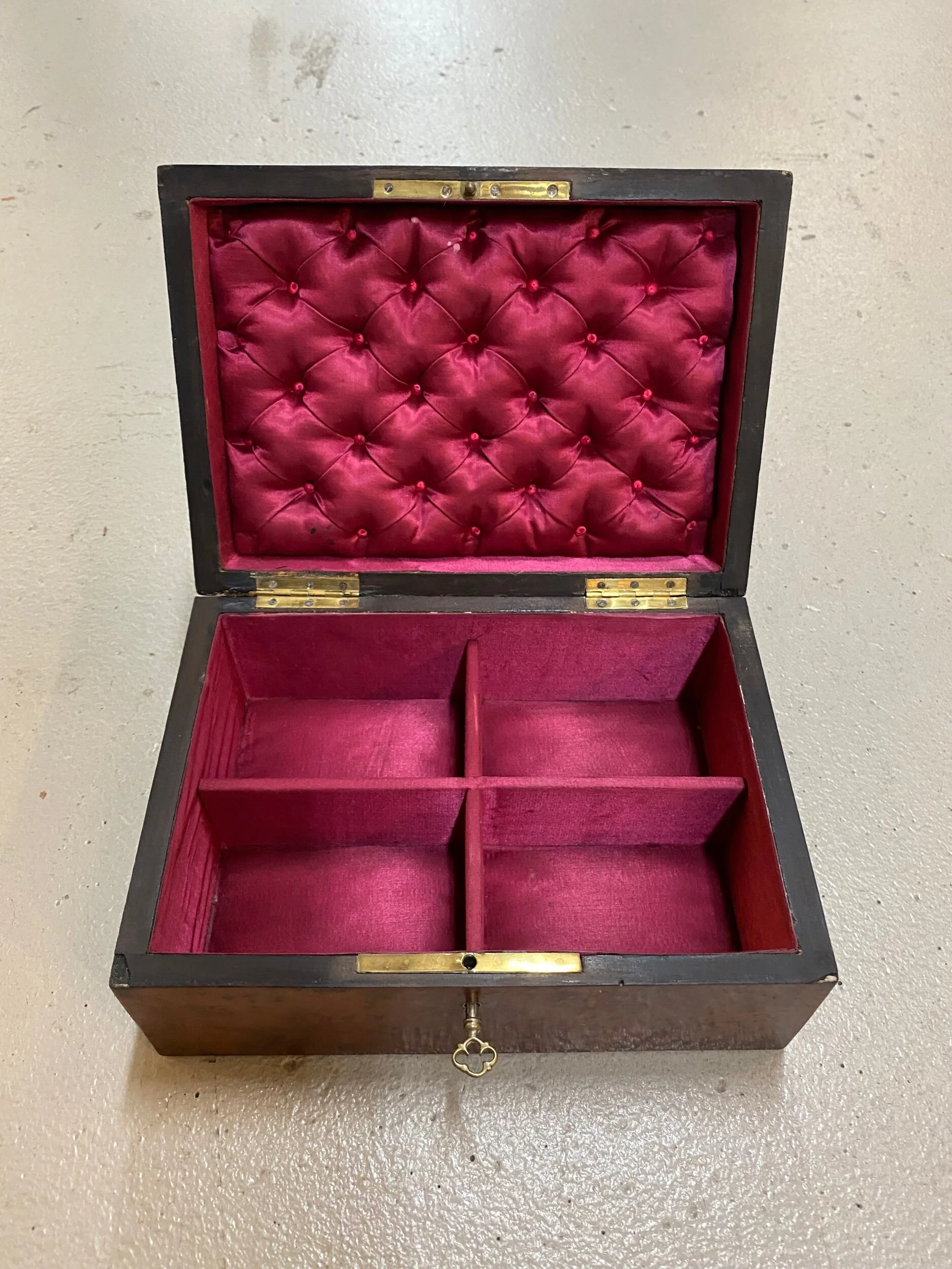 89272403-F40A-47CA-9551-2F82F42A0F30