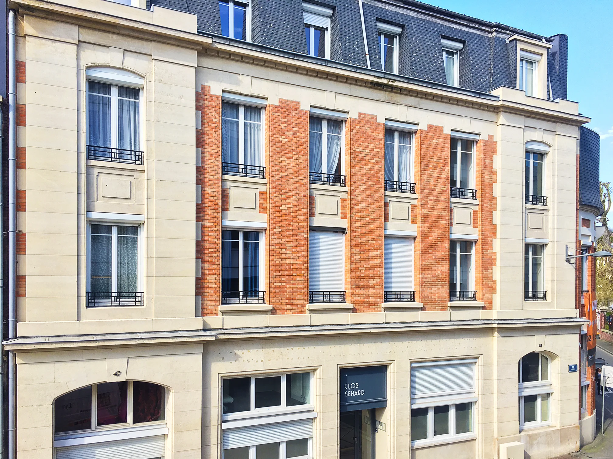 clos-senard-facade-retouche.jpg