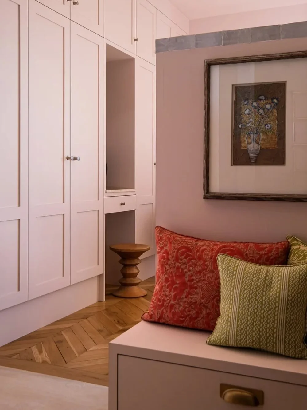 Pink hues from the main bedroom entrance 〰️ 

Project owner - @bumper.homes 
Photographer - @jerome_pantalacci 
Construction manager - @revil.baudard