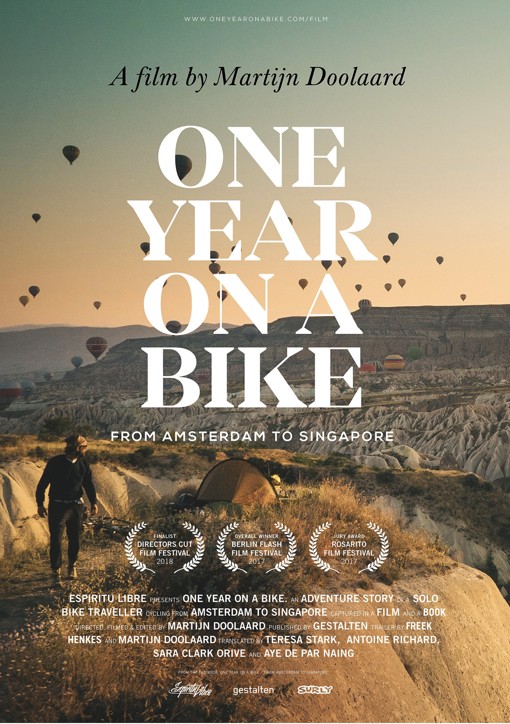 Browse the book: shop.gestalten.com/one-year-on-a-bike.html Website: www.oneyearonabike.com Blog: espiritu-libre.com Instagram: instagram.com/_espiritu.libre_