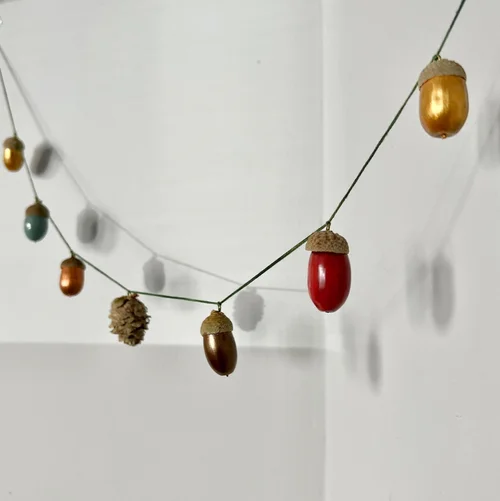 Fall Acorn Garland Craft: Easy DIY Rustic Autumn Decor Ideas