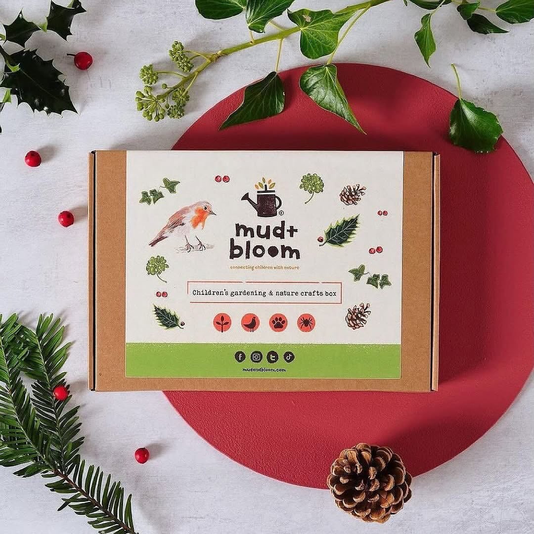 🌲🌟 Give a Mud &amp; Bloom Christmas subscription and we&rsquo;ll make sure your first box arrives in time for Christmas &mdash; wrapped in this beautiful festive design illustrated by the wonderful @antlerwildlingart 

When you place your order, yo