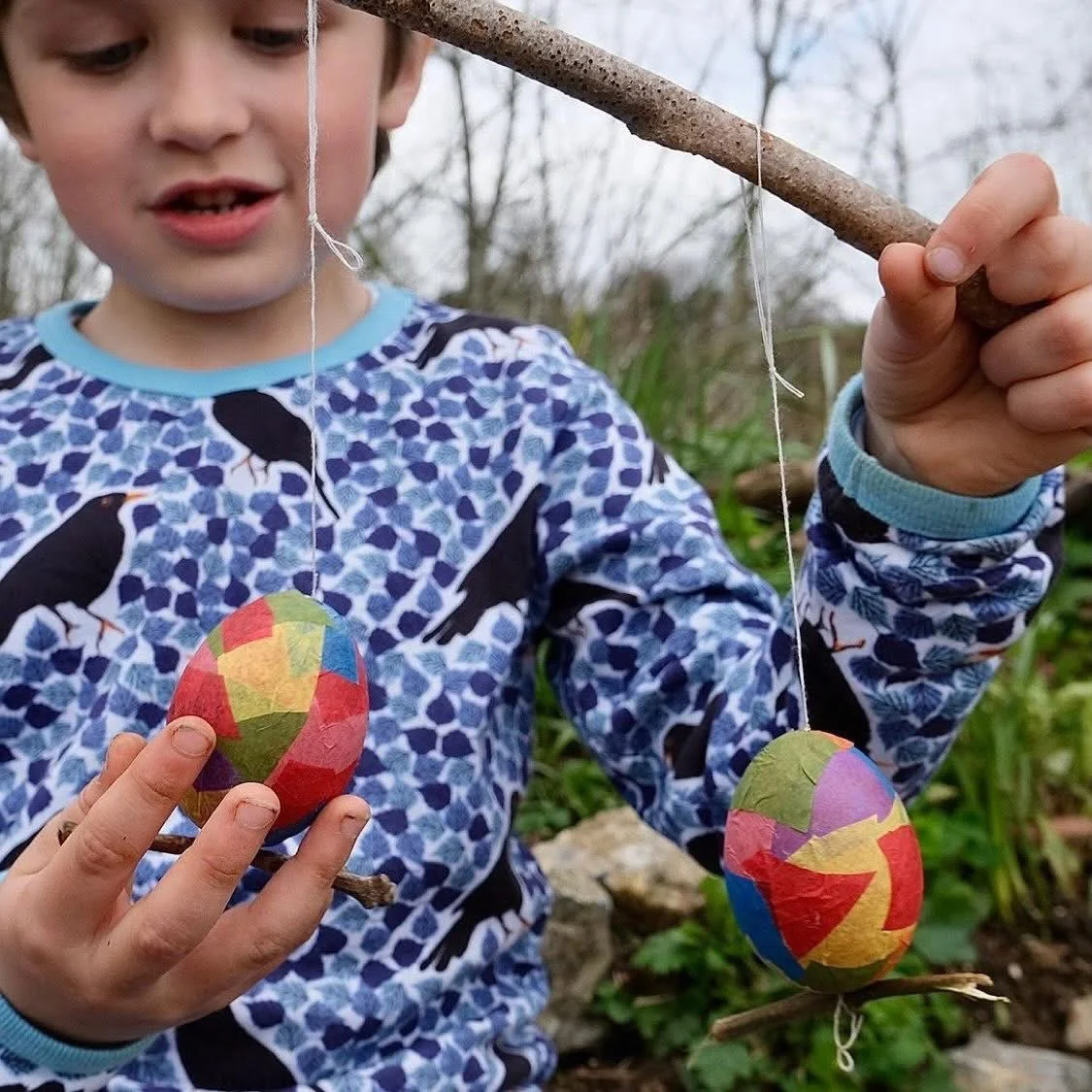 Make stained glass Easter eggs 🌈🥚

Decorate eggs with colourful tissue paper to hang up or display in a bowl. For a simpler activity you can use hard-boiled eggs, or you could blow raw eggs first and then carefully decorate them and hang them up.


