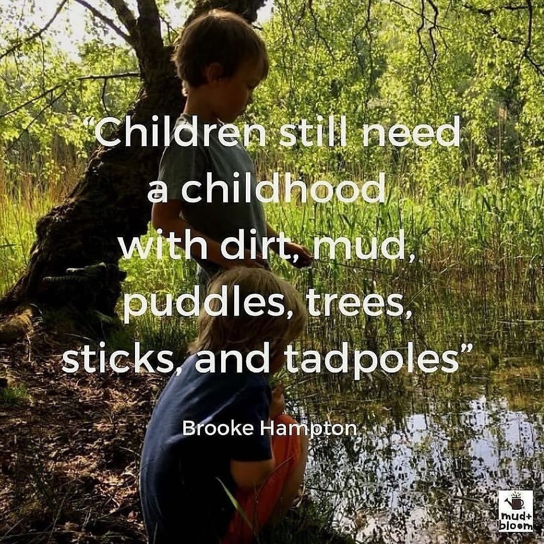 💛🌳🌿
#connectingwithnature #mudandbloom #childhood #earlyyears #simplicityparenting