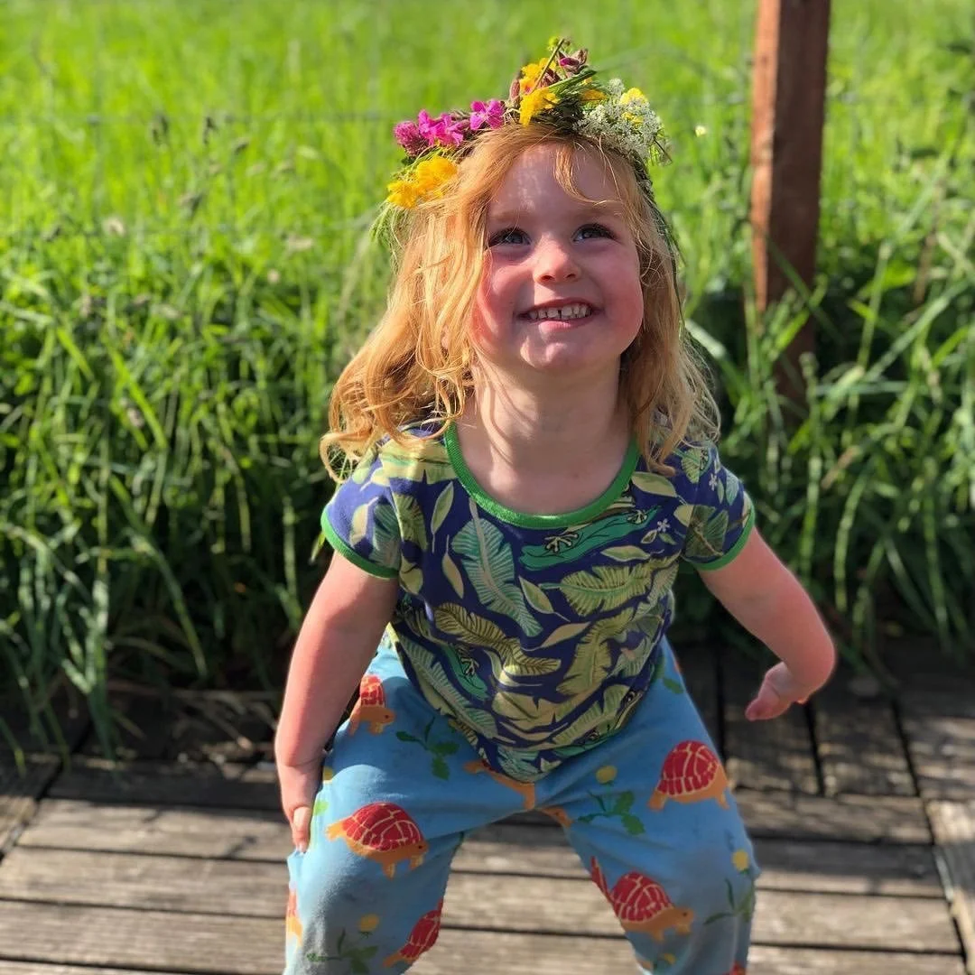Make your own flower crown 🌼🌿🌈

A lovely way to slow down, notice what&rsquo;s growing around you and get creative with nature.

You&rsquo;ll need:
🌿 Thin bendy twigs
✂️ Secateurs or strong sharp scissors
🌼 Flowers and foliage
🎀 Ribbons
🧵 Thin
