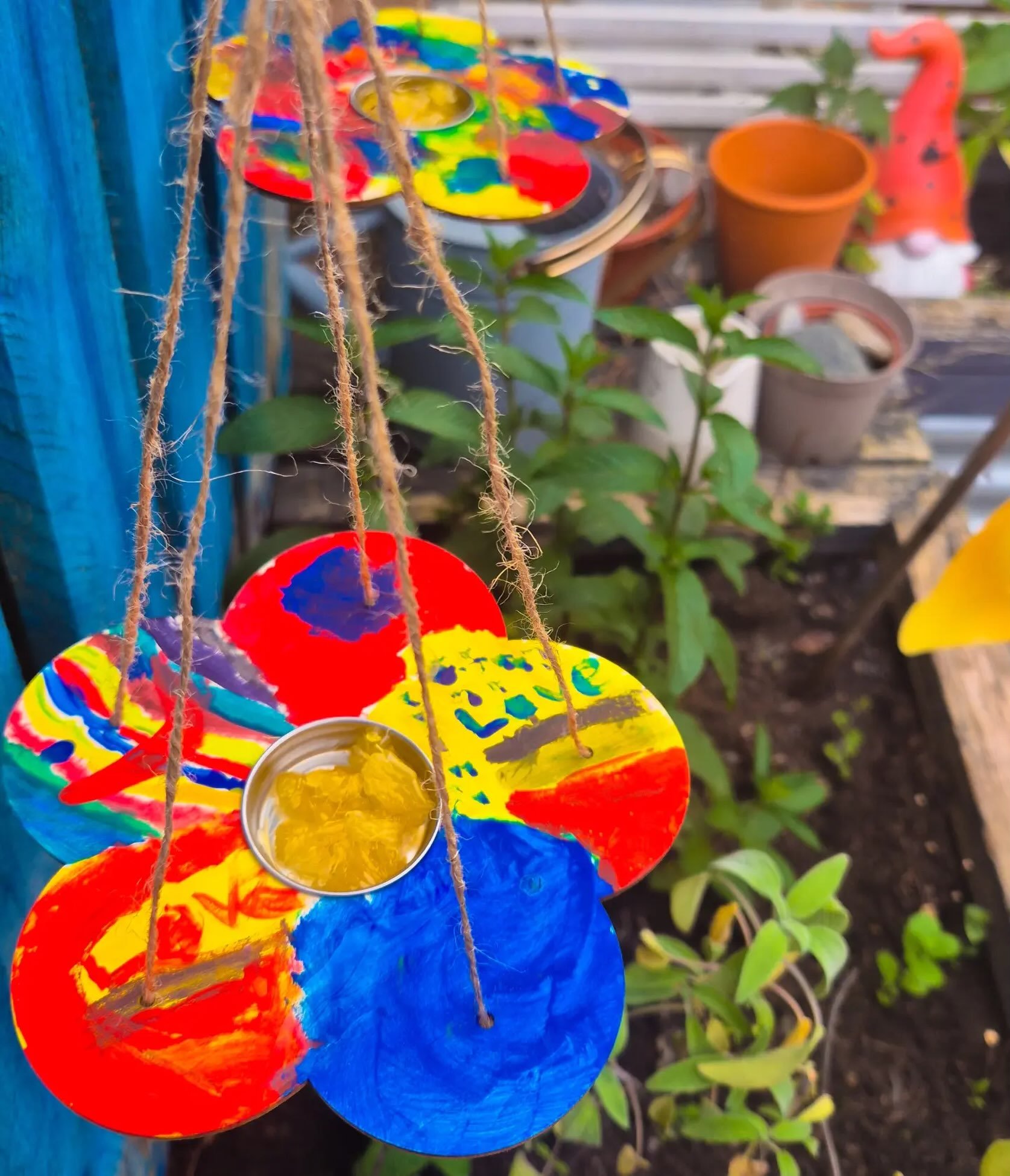 🦋 How lovely is this butterfly feeder? 🌈🌿

We absolutely love seeing what you create with our boxes, and this beautiful, colourful butterfly feeder made by one of our subscribers was too lovely not to share! 💛

Our Butterfly Feeder Box is a simpl