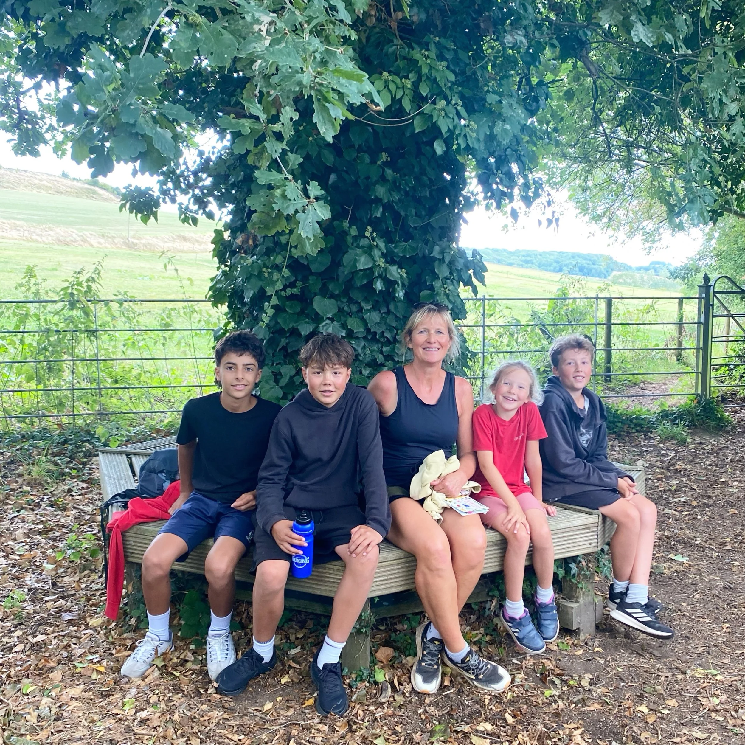 Hello! 👋🏼 I thought it was time I introduced myself again as there are lots of new faces here.

I&rsquo;m Anja, the founder of Mud &amp; Bloom 🌿 That&rsquo;s me in the middle, with three of my children and a friend, taking a well-earned rest on a 