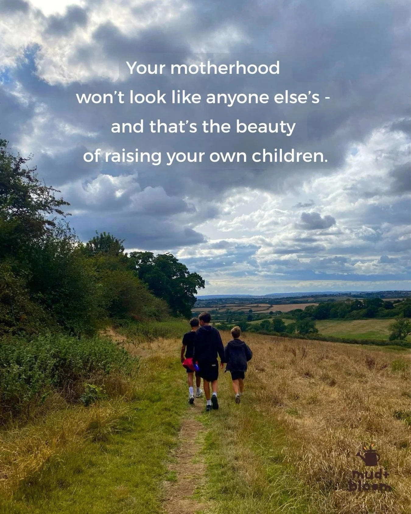 There&rsquo;s no single right way to be a parent. Every family is different - and that&rsquo;s something to celebrate 🌿💛

#motherhoodunfiltered #raisingchildren #childhoodunplugged #outdoorchildhood #mudandbloom