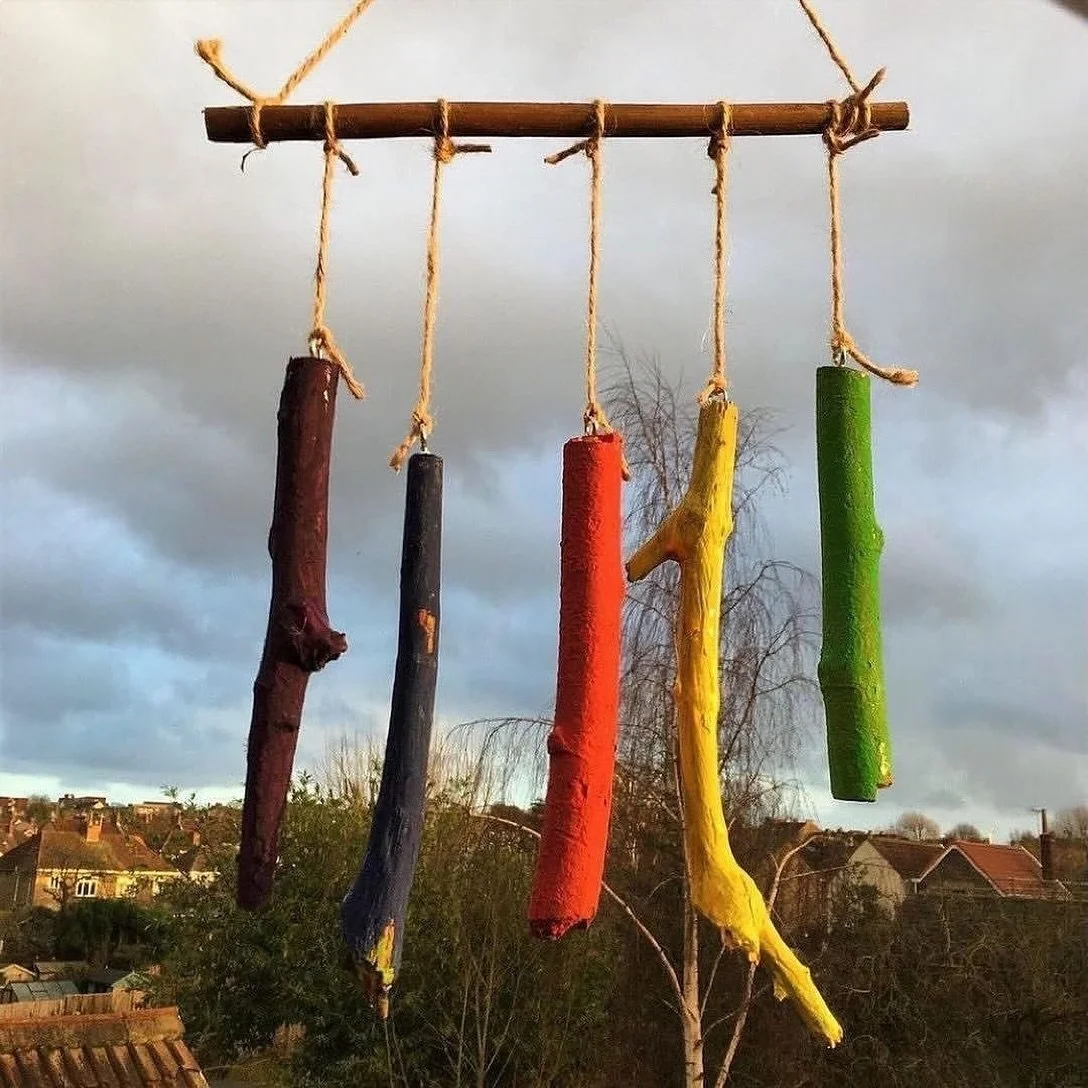 Make a stick wind chime! 🌈💨

This is a fun activity to do, you just need some chunky sticks, screw eyes, paint and twine. They might not chime, but they do make a lovely soft clunking sound 😊

See link in profile for our step-by-step instructions 