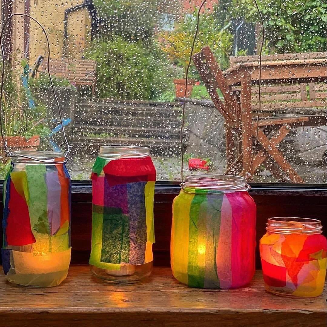 Turn old jam jars into colourful lanterns! 🌈🕯🌿

This is a lovely activity that can be enjoyed by children of all ages. 

You just need:
🌈Some old jam jars
🌈Colourful tissue paper
🌈Wire (optional)
🌈Tea lights (or LED lights)
🌈Glue 
🌈Scissors
