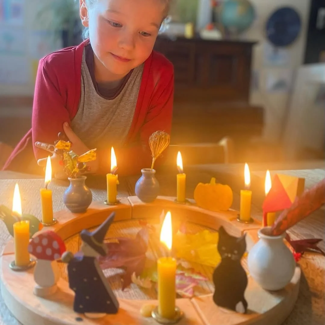 🎃 Halloween doesn&rsquo;t have to be scary.

For little children, it can simply be a magical autumn celebration: carving pumpkins, lighting candles, collecting beautiful leaves, making decorations, dressing up and telling stories. 🍂🕯️

We&rsquo;d 