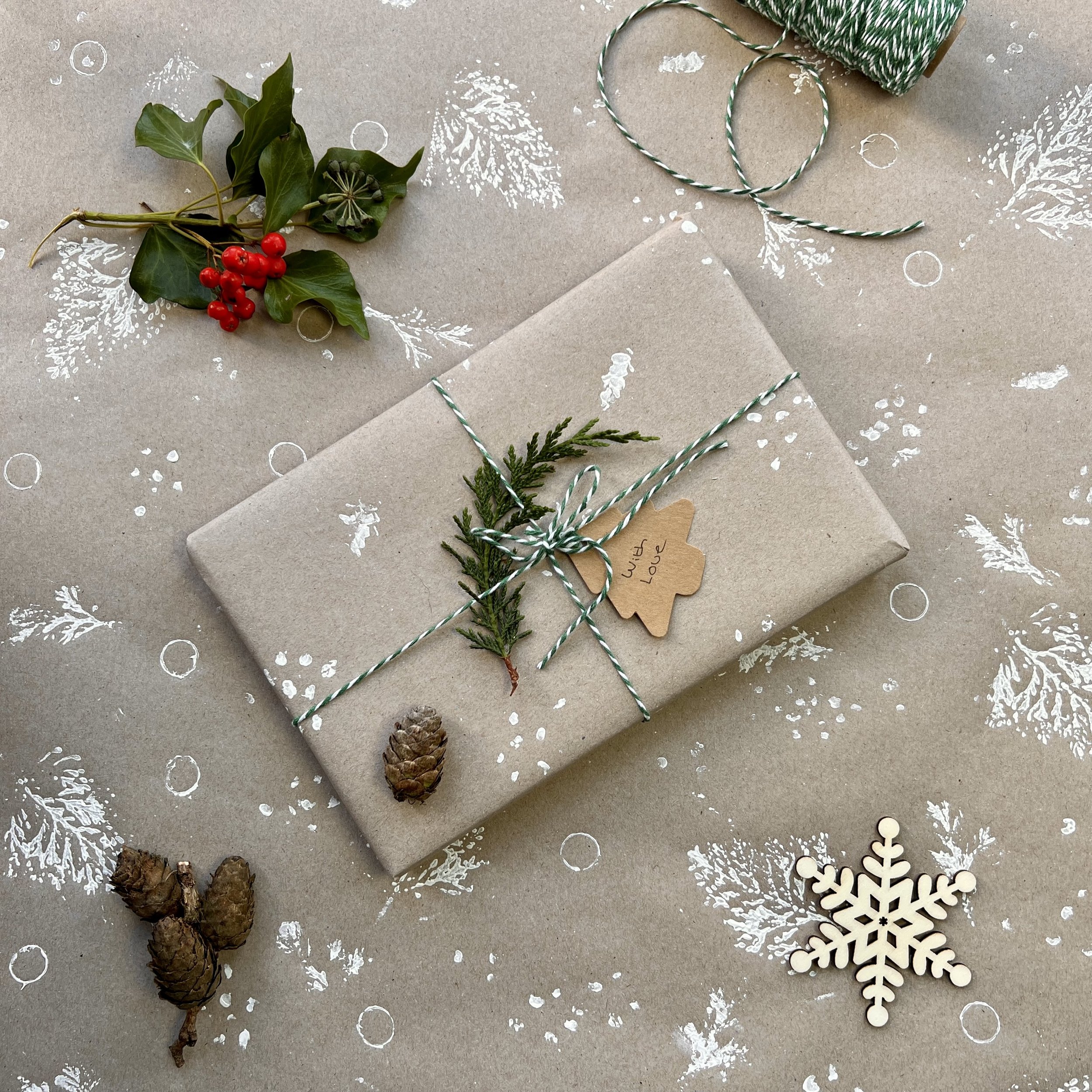 Eco Christmas Wrapping Paper: 4 Ways to Make Your Own