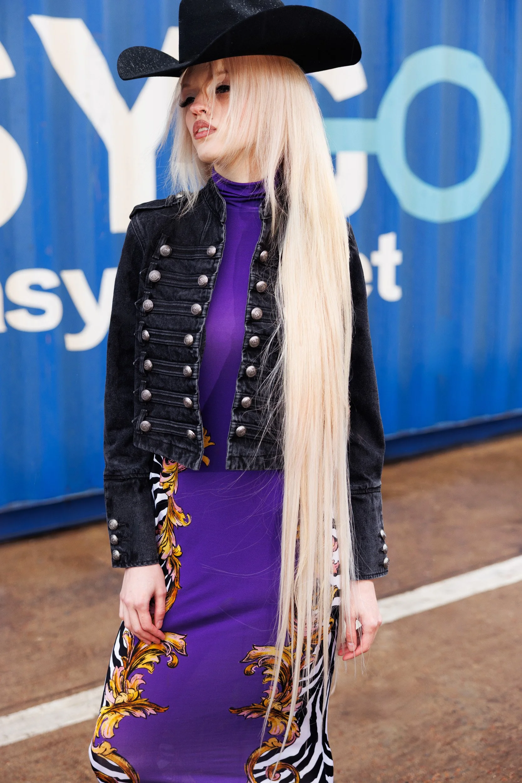Look_2_5.jpg