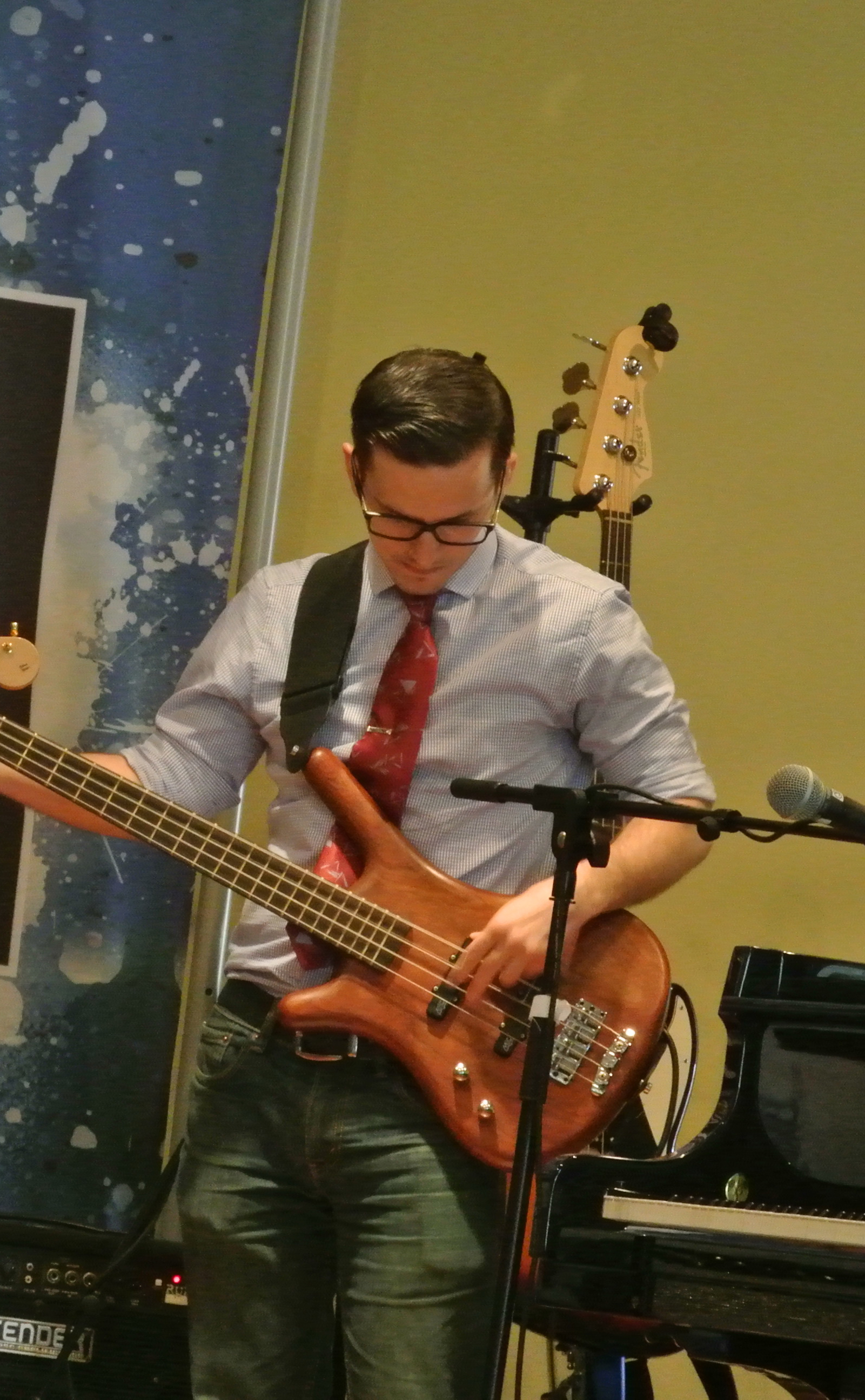 bass guitar drum lessons main line ardmore PA 19003