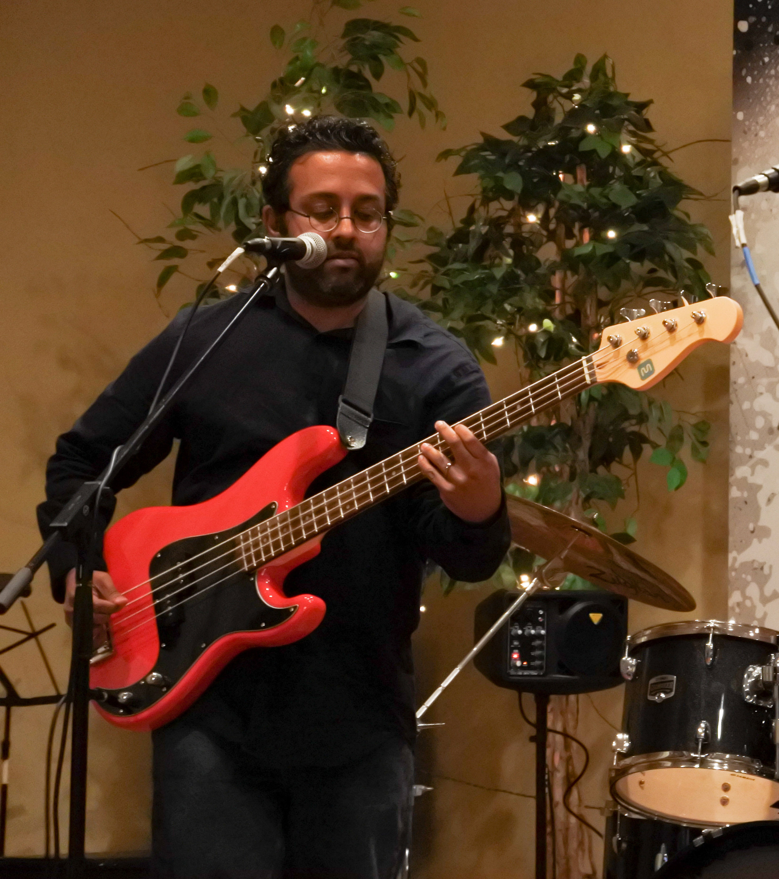 bass guitar drum lessons music main line pa