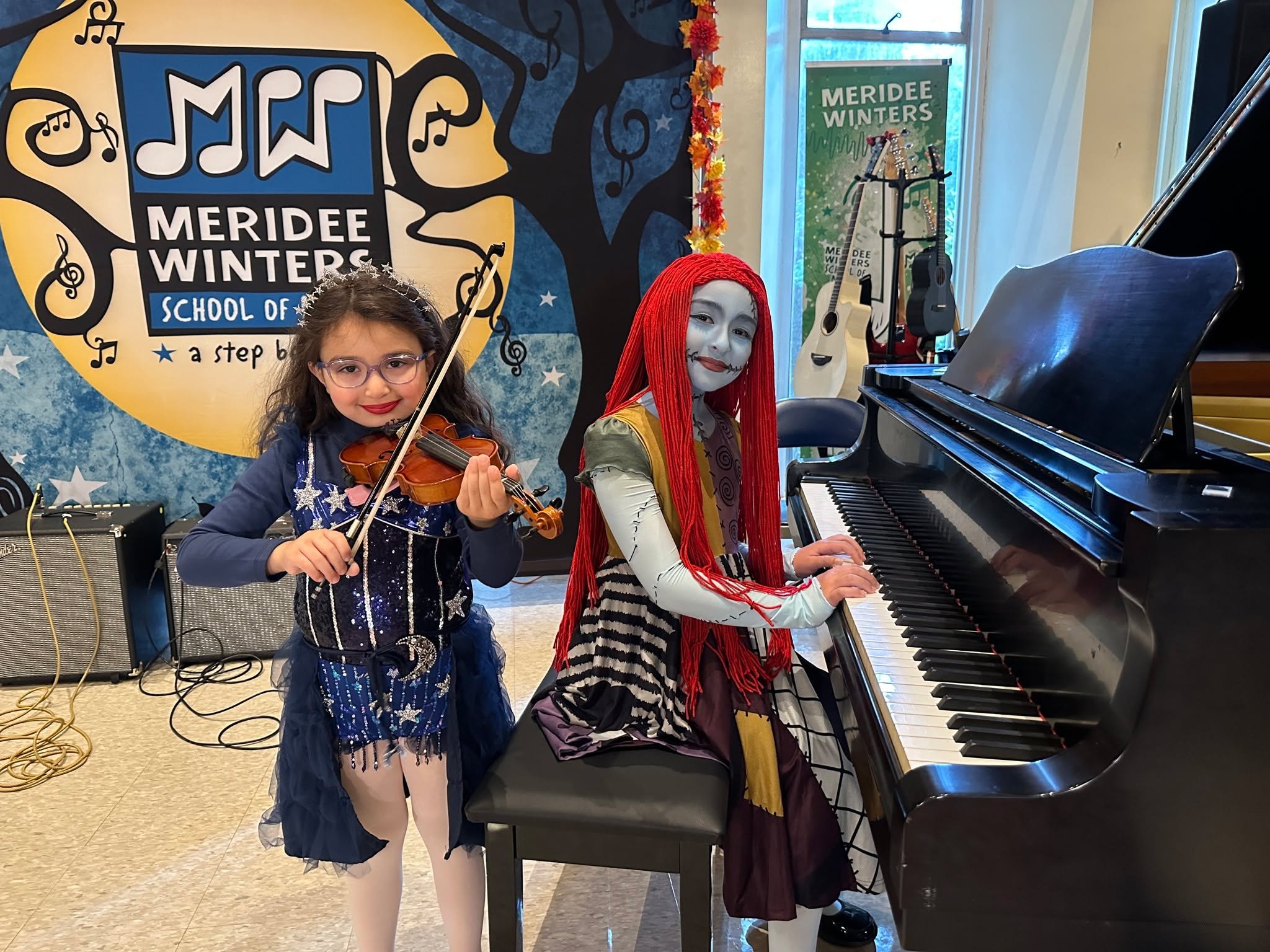 More photos coming later this week but here's a sneak peek at just a few magical moments from yesteday's shows! What an event! 🎃