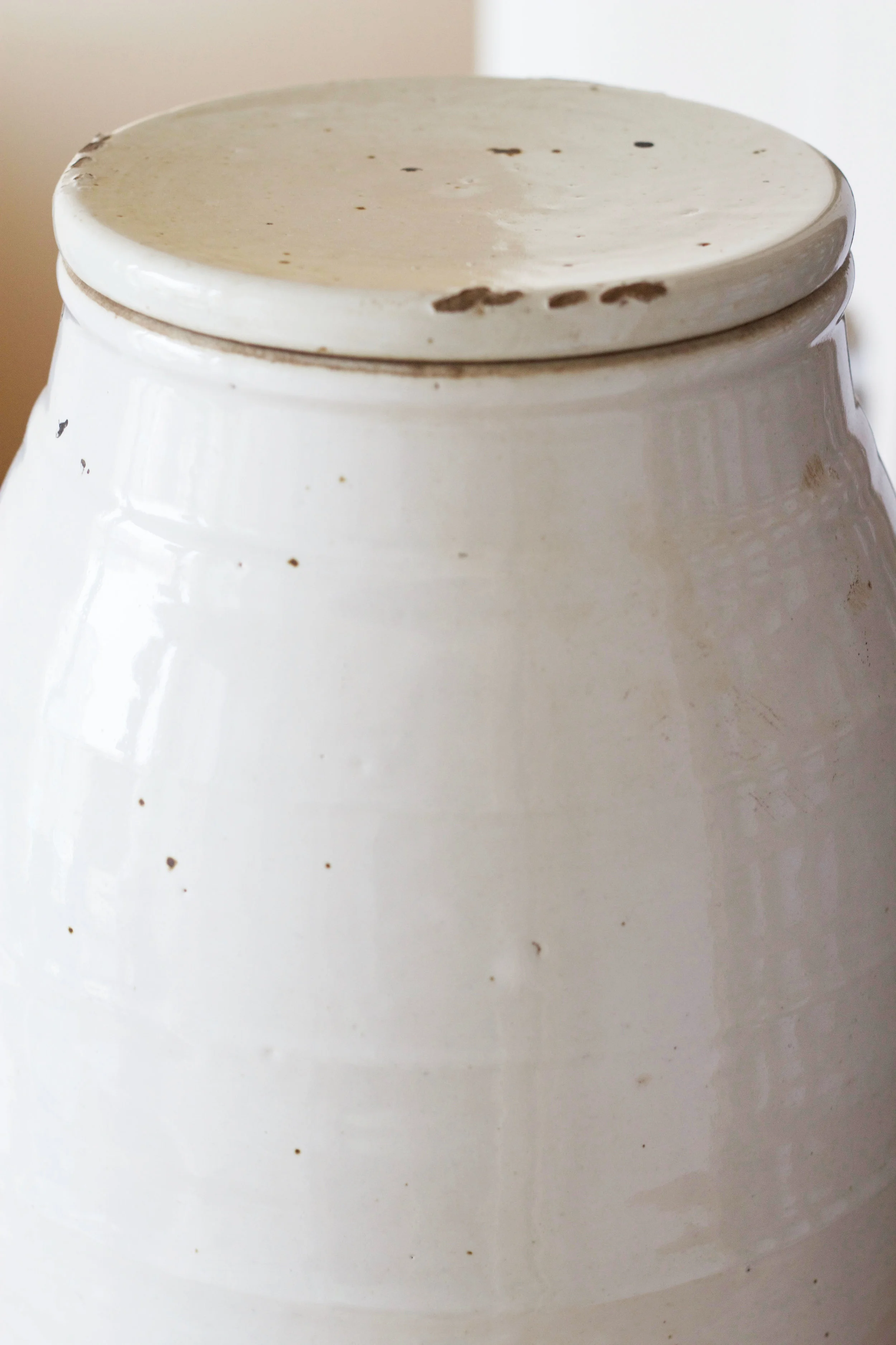 Pottery White Medium1.jpg